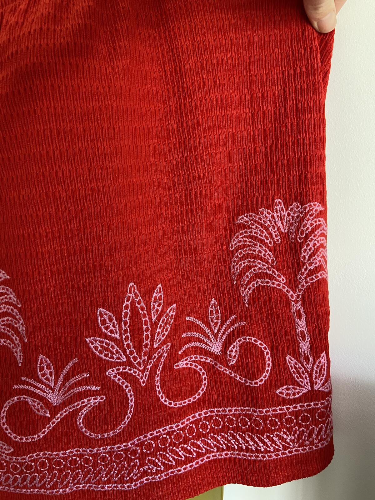 Nutmeg Red Sleeveless Summer Crop Top with embroidery details - Size 20