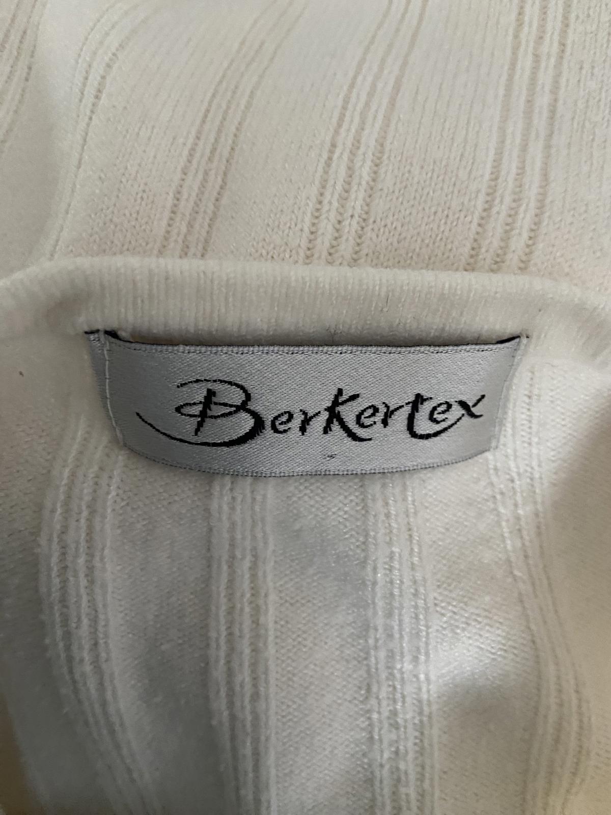 Berkertex Size 10-12 Off-White Ribbed Knit Jumper Crew Neck