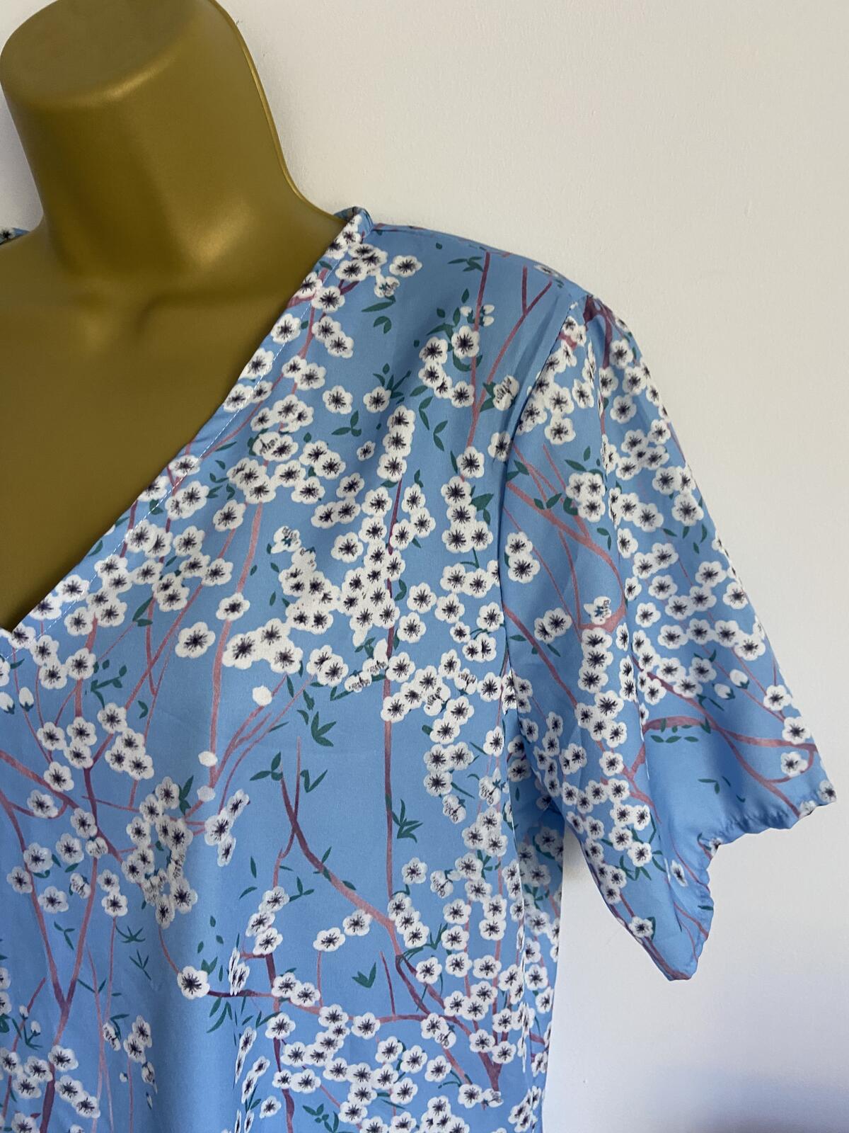 XL Blue Cherry Blossom Floral Dress Casual V-Neck Short Sleeve Lightweight