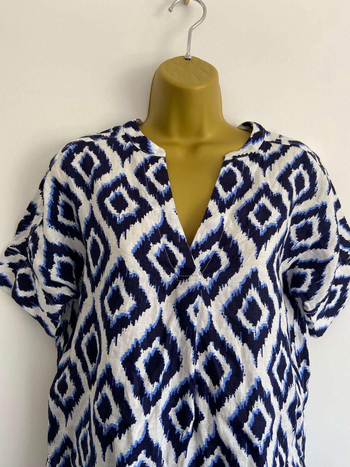 M&S Size 6 Pure Linen Blouse White Navy Blue Diamond Pattern Short Sleeve