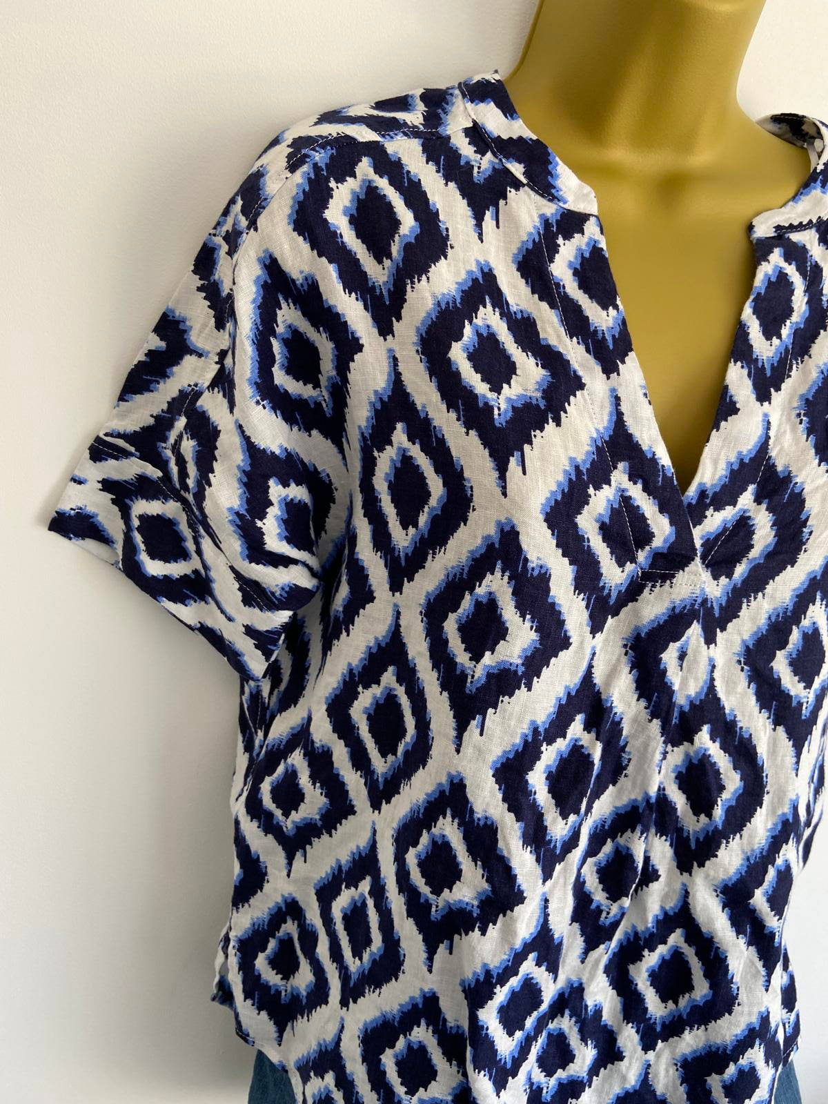 M&S Size 6 Pure Linen Blouse White Navy Blue Diamond Pattern Short Sleeve