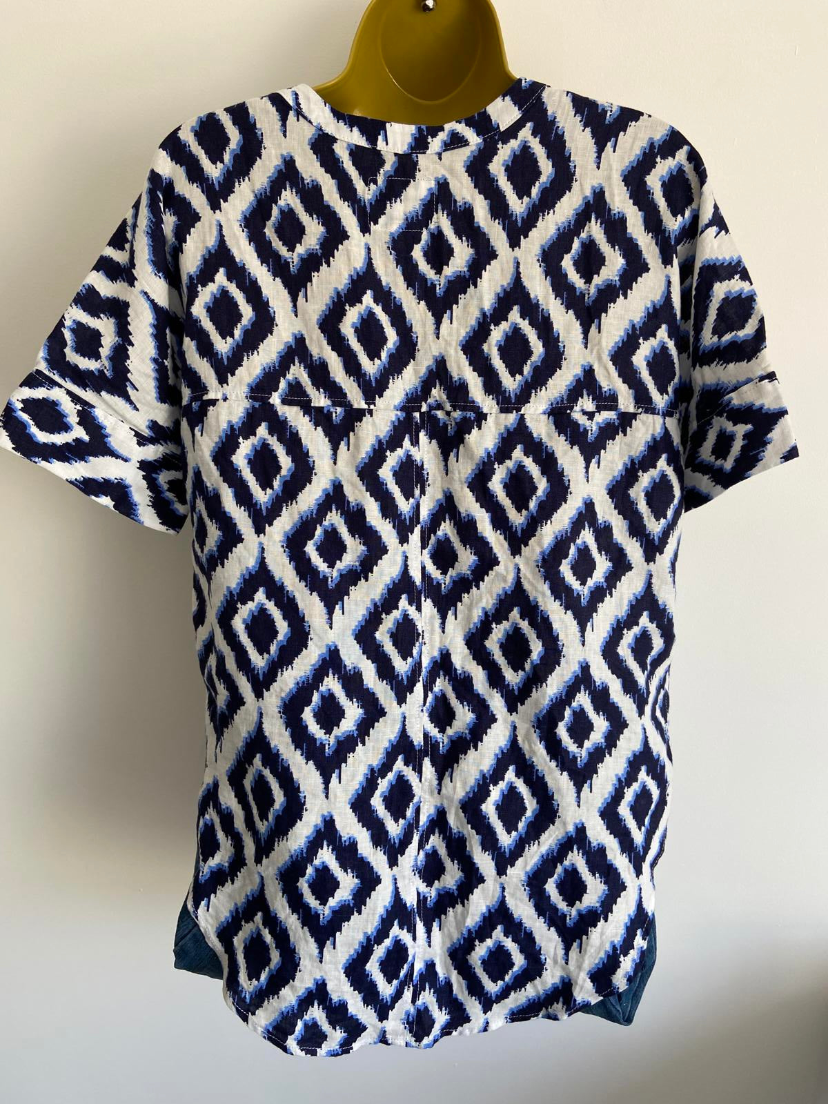 M&S Size 6 Pure Linen Blouse White Navy Blue Diamond Pattern Short Sleeve
