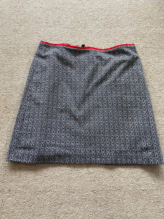 Jobis Black & White Diamond Pattern Skirt - Red Trim, UK Size 12