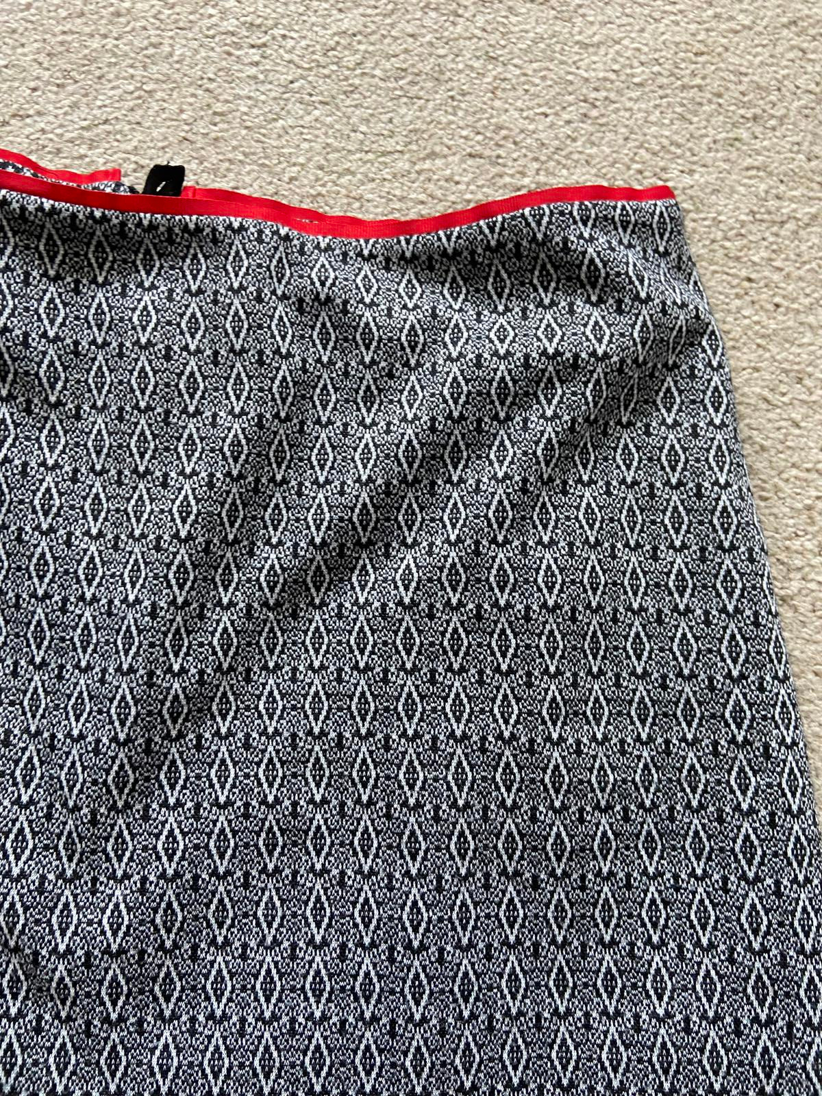 Jobis Black & White Diamond Pattern Skirt - Red Trim, UK Size 12