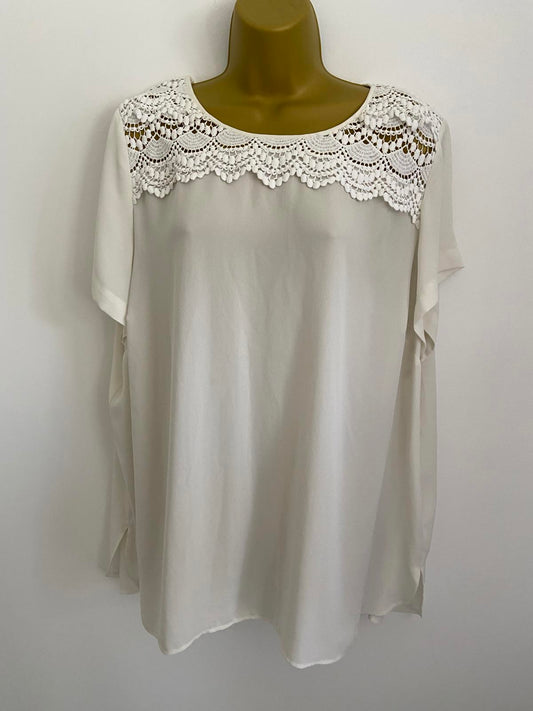 White Sleeveless Blouse Size 18-20 Pleated Back Detail Scoop Neck
