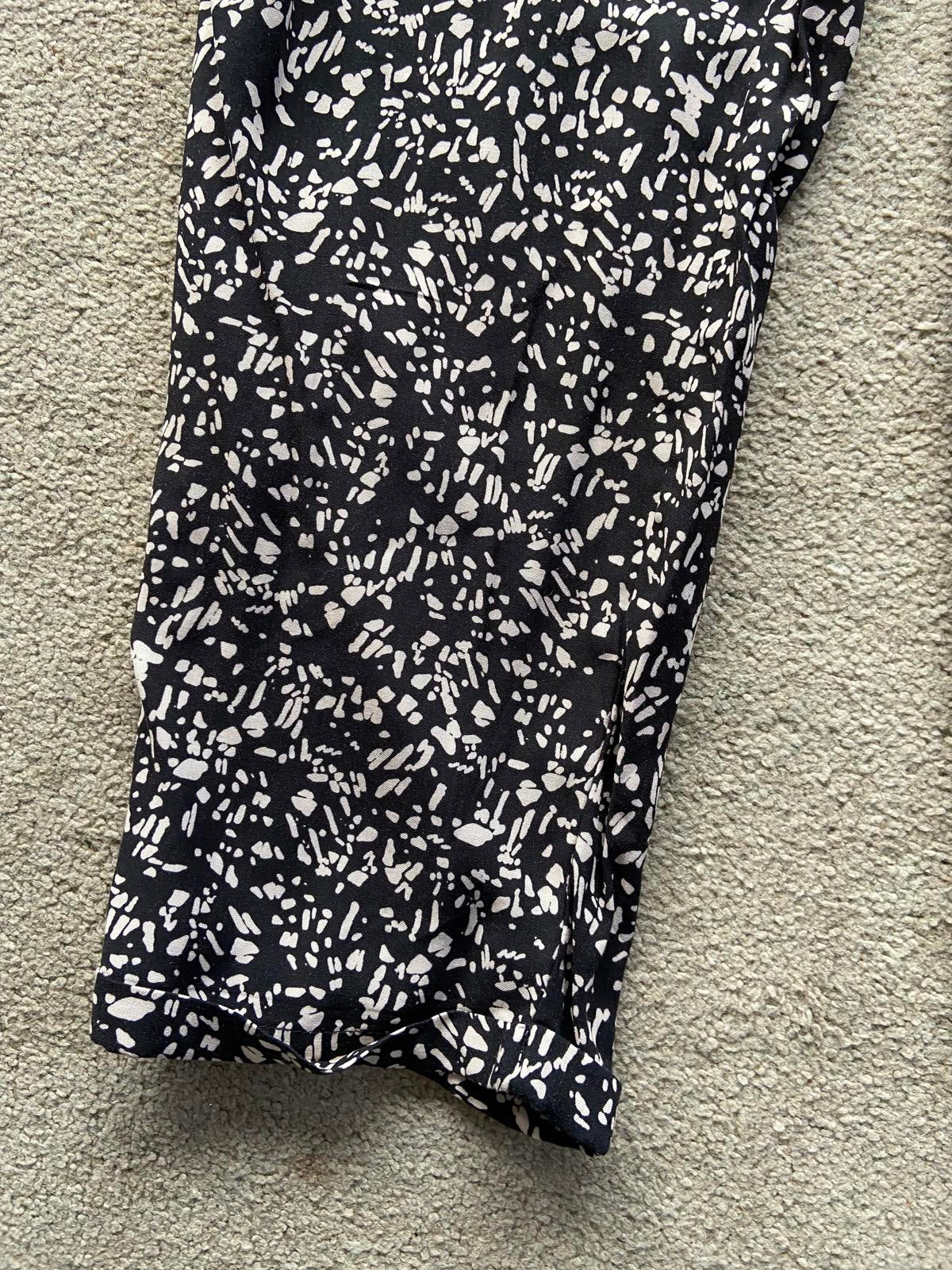 Primark Black & Cream Patterned Lightweight Trousers - size 14