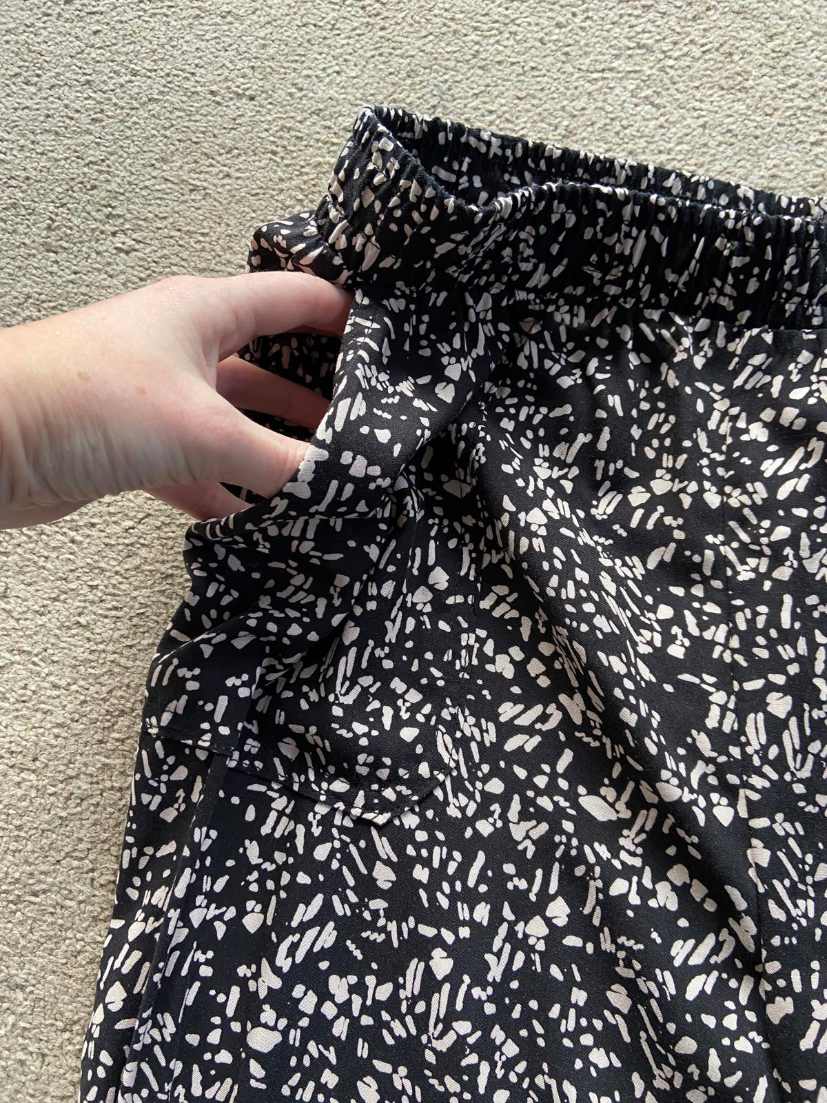 Primark Black & Cream Patterned Lightweight Trousers - size 14
