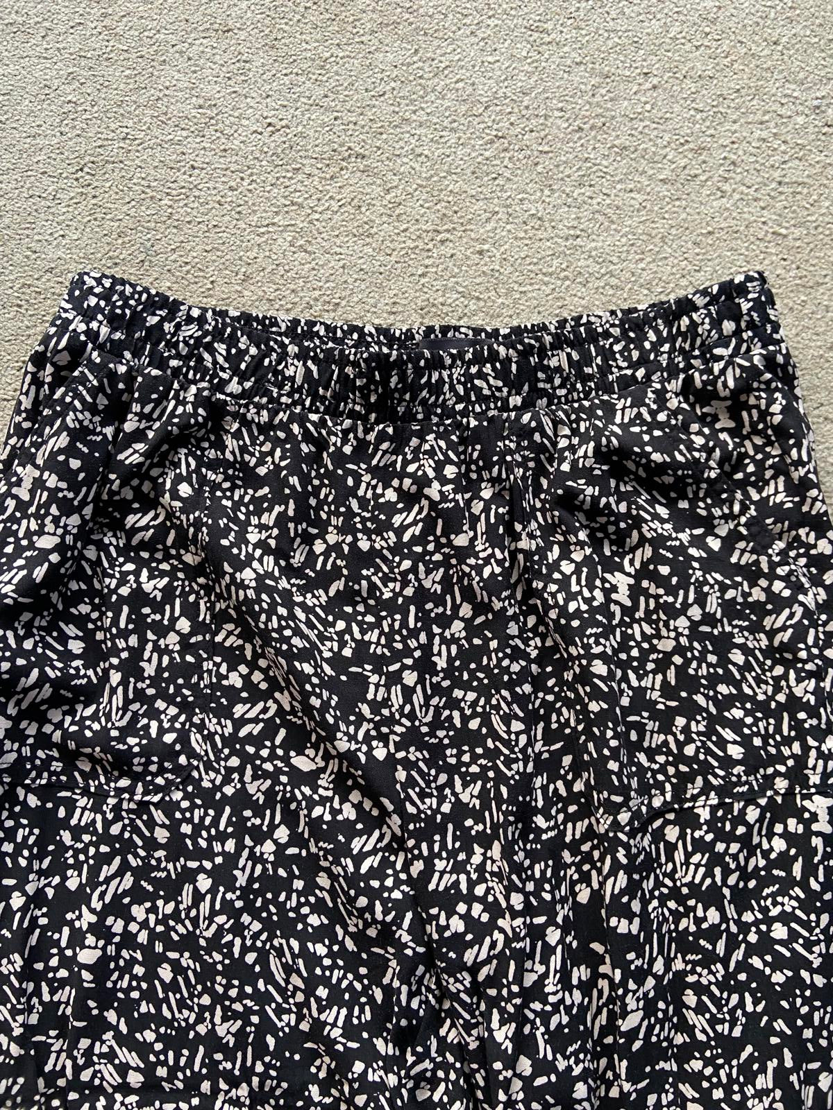 Primark Black & Cream Patterned Lightweight Trousers - size 14