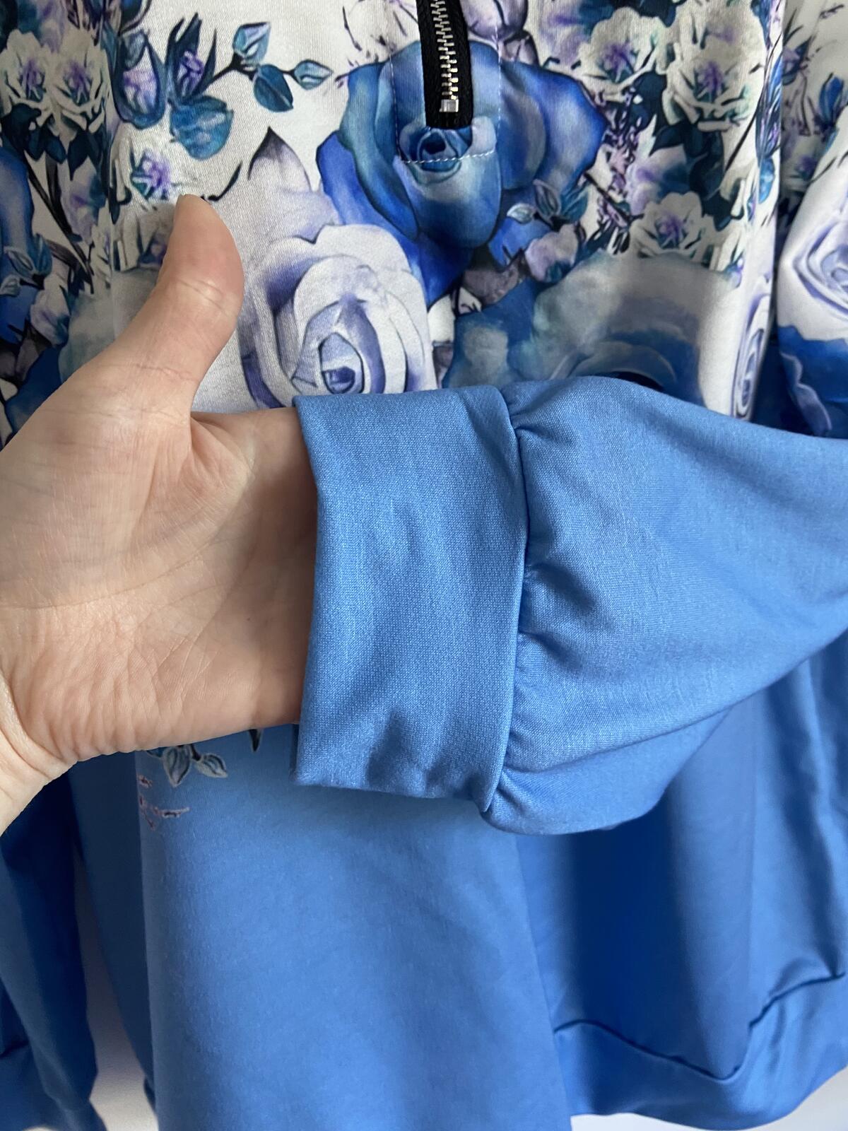 Shall We Blue & White Ombre Floral Rose 1/4 Zip Lightweight Sweater - Size Large