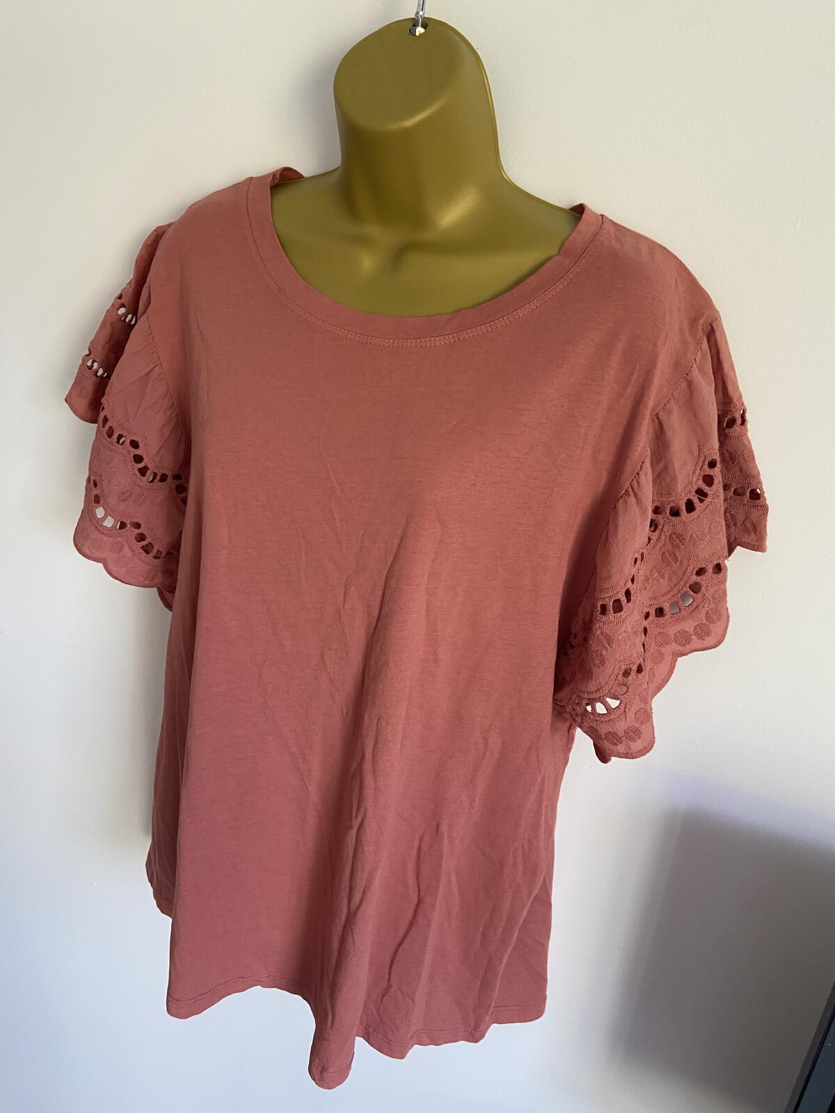 Actuelle White Cotton T-Shirt with Embroidered Mesh Sleeves - Size 14/16