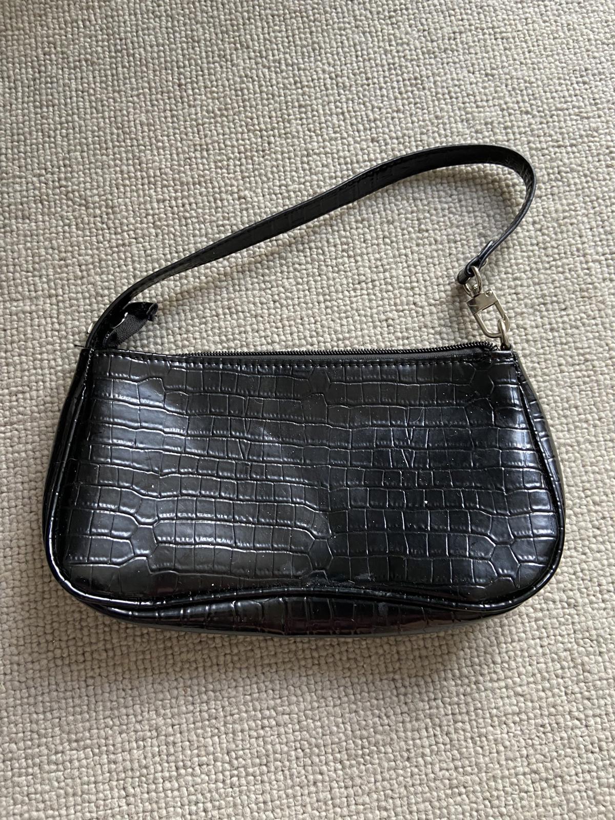 Black Patent Crocodile Print Shoulder Bag Shein - Zip Closure, Shiny Finish
