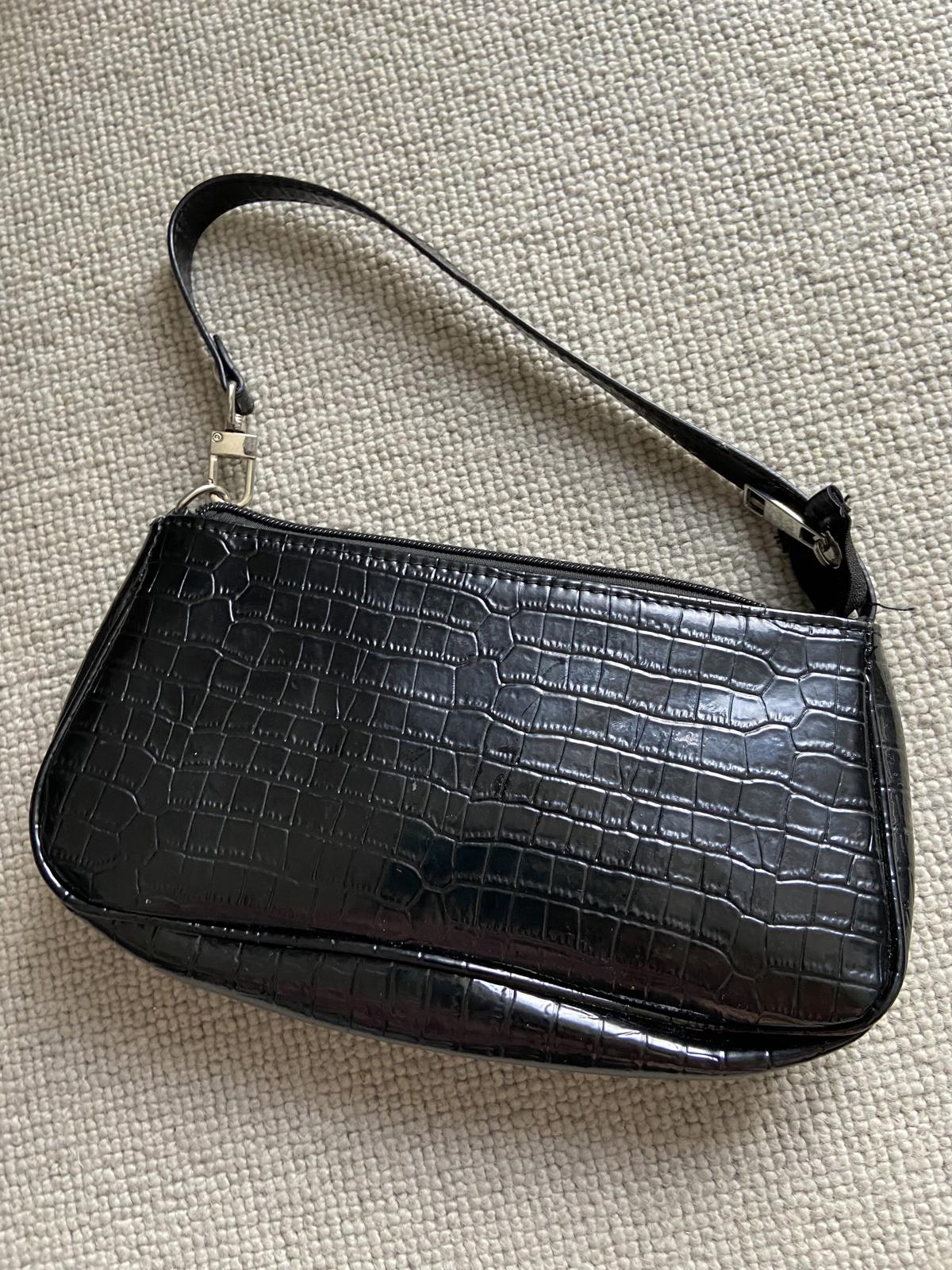 Black Patent Crocodile Print Shoulder Bag Shein - Zip Closure, Shiny Finish