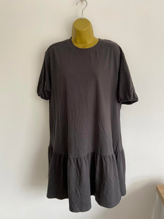 H&M Size Medium Black Dress Short Sleeve withElastic Neck