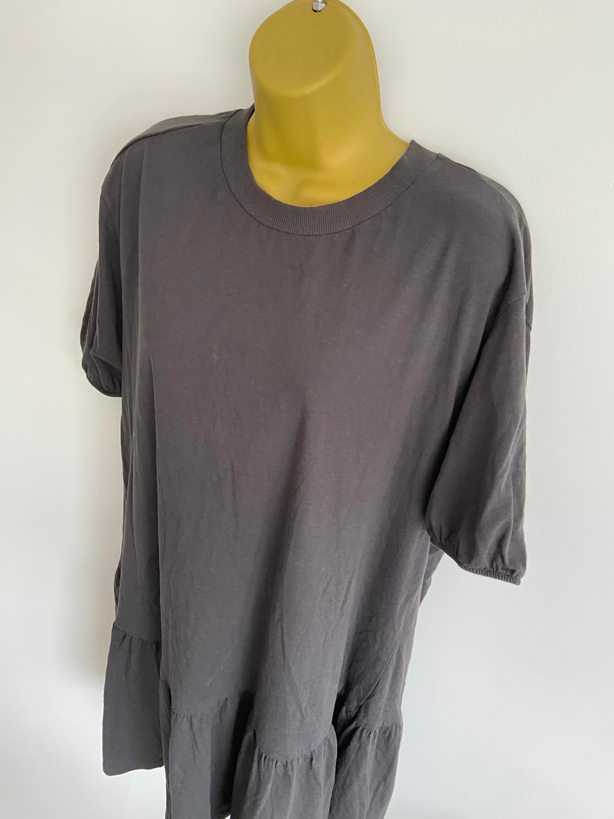 H&M Size Medium Black Dress Short Sleeve withElastic Neck