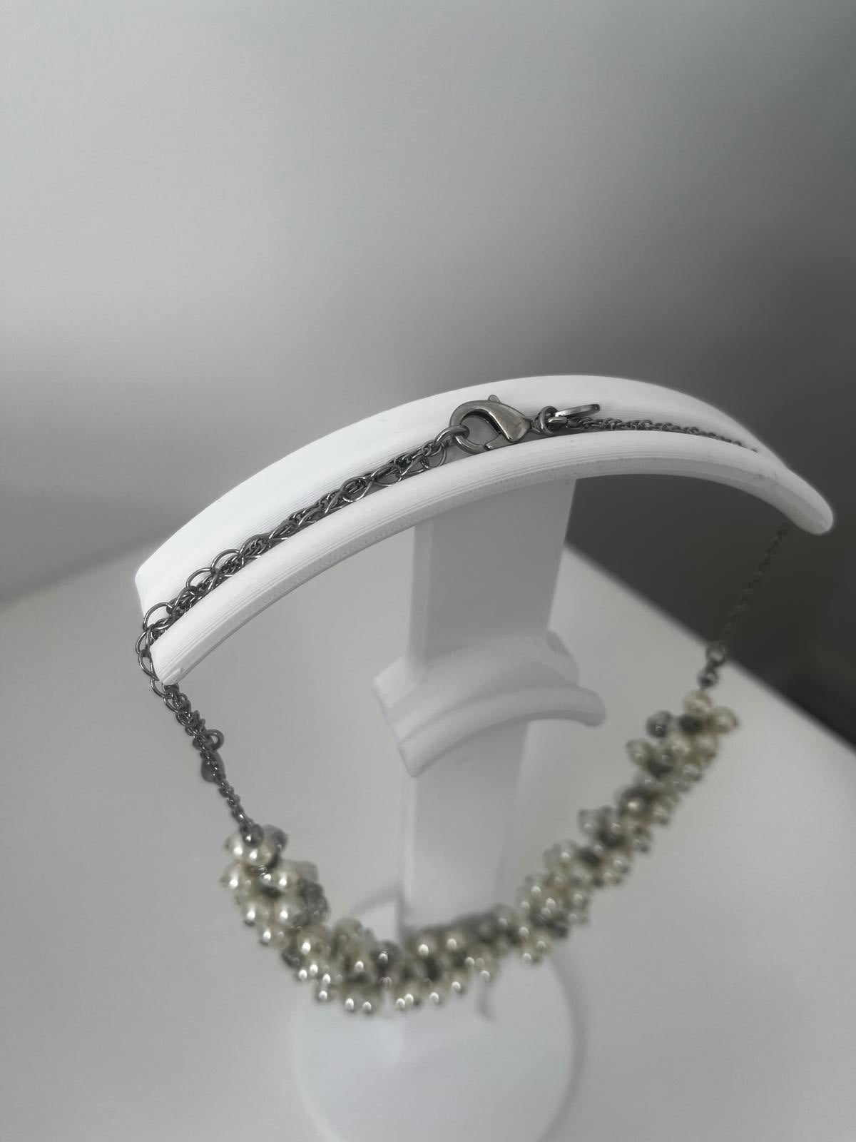 Elegant Cluster Pearl and Crystal Necklace