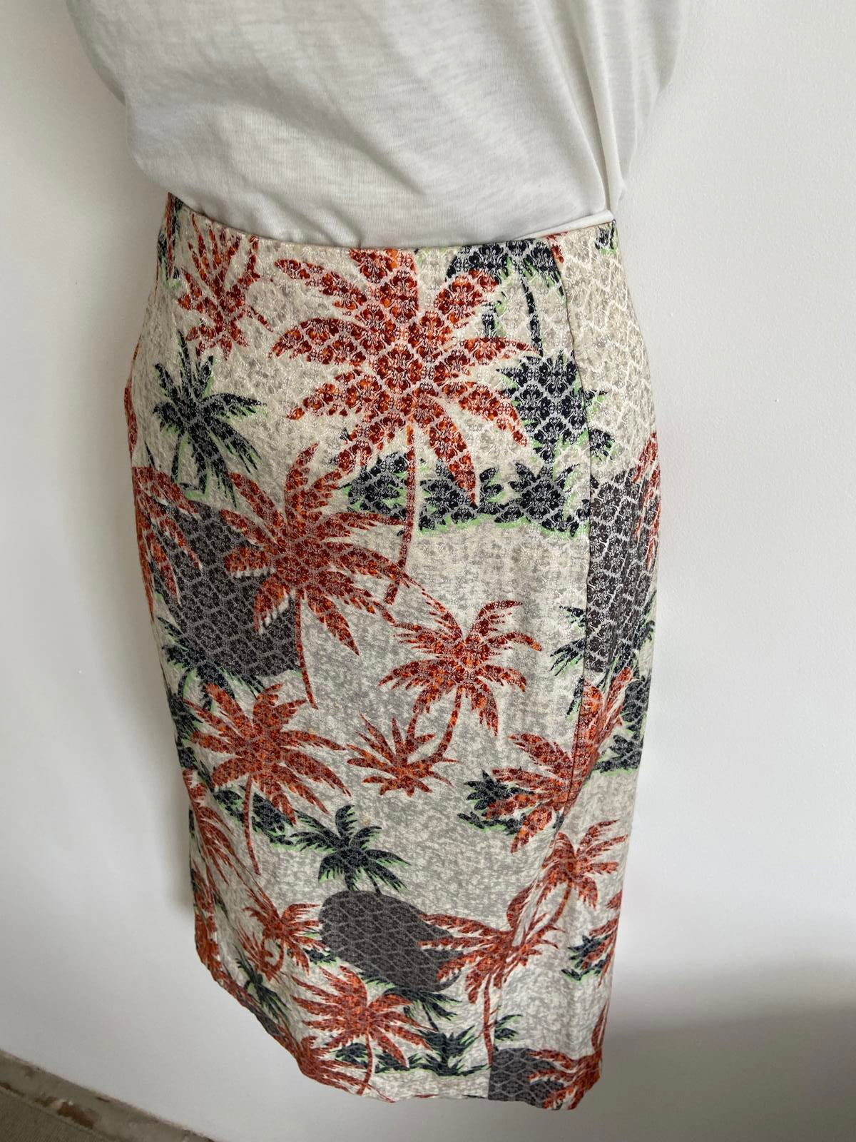 Topshop Size 8 Beige Gold Pencil Skirt with Palm Tree Print Back Split