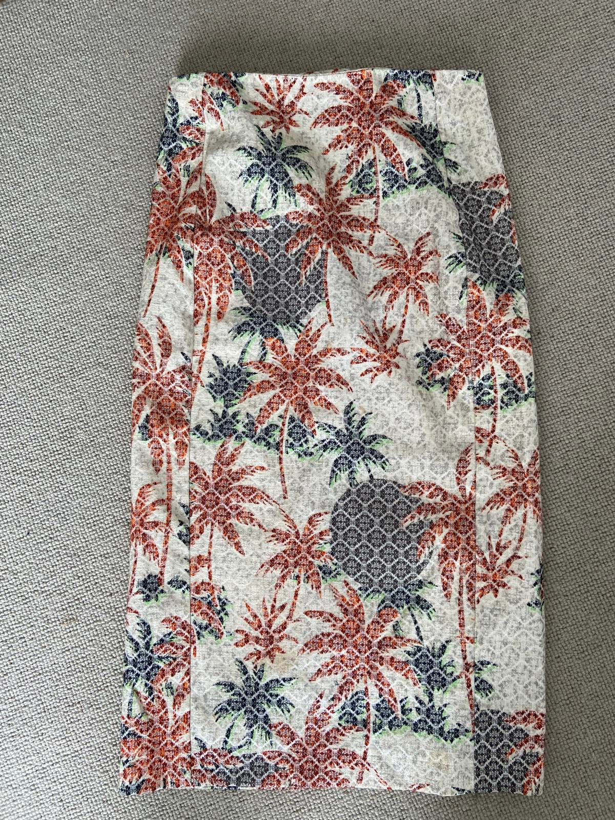 Topshop Size 8 Beige Gold Pencil Skirt with Palm Tree Print Back Split