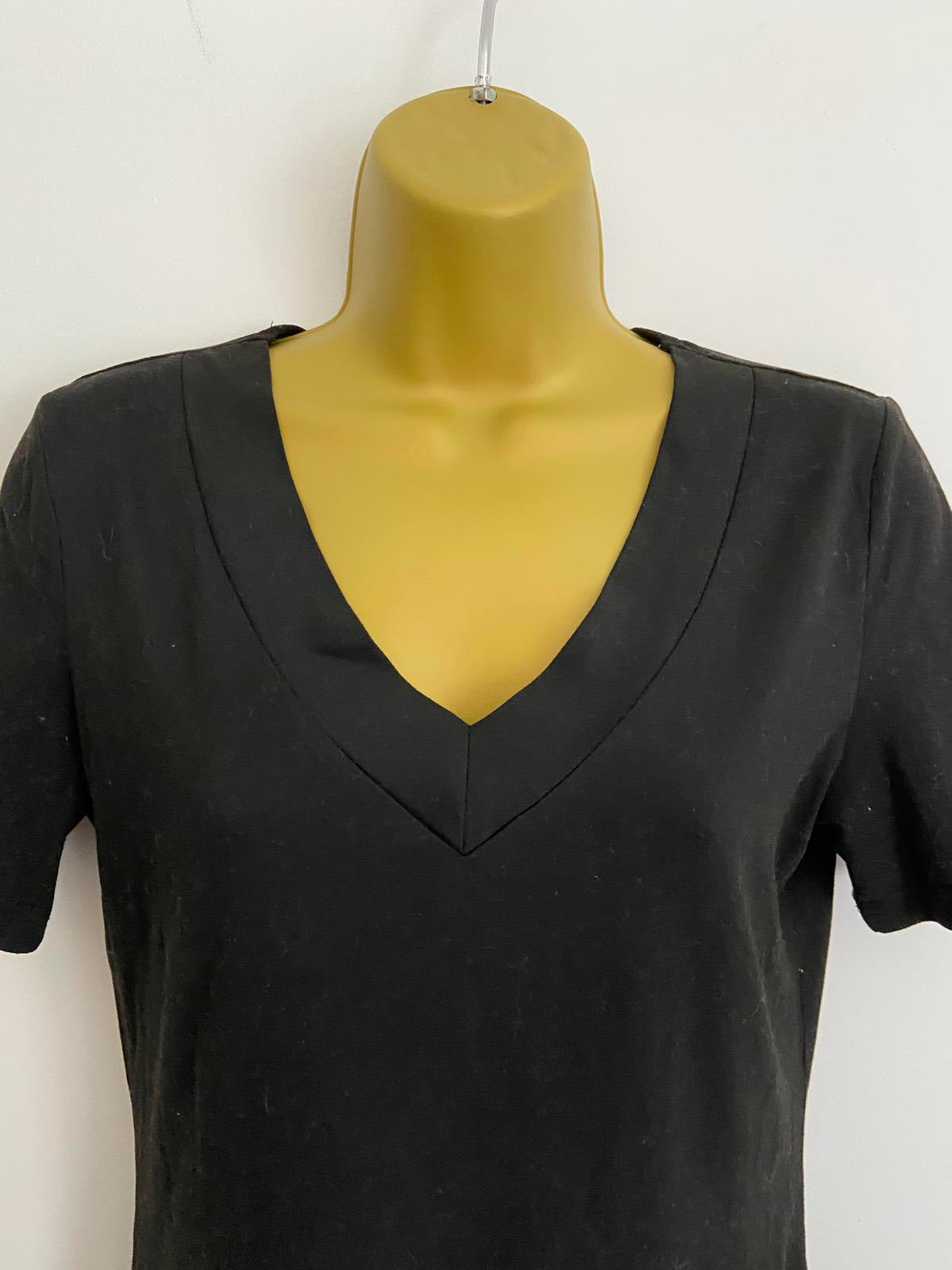 Black V-Neck Short Sleeve T-Shirt - Unbranded, Size Small