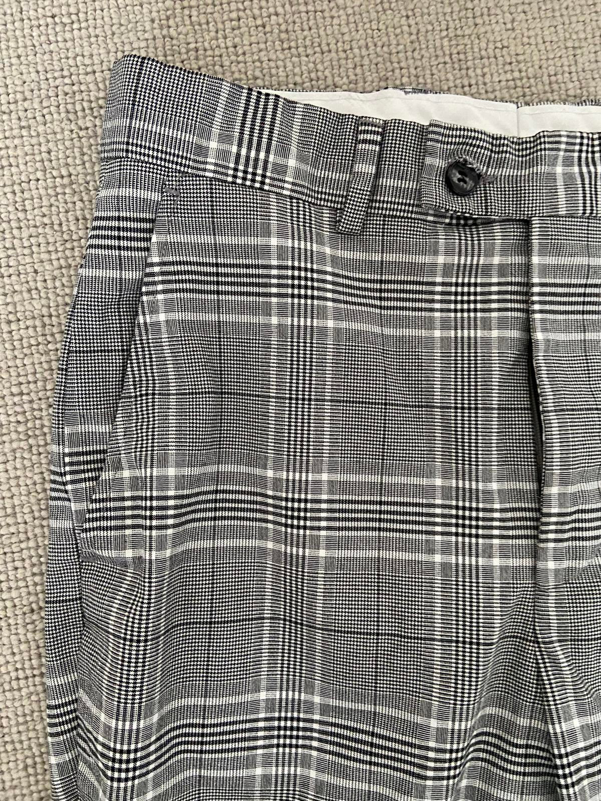 Boohoo Man UK 28 Regular Grey Tartan Trousers with Pockets