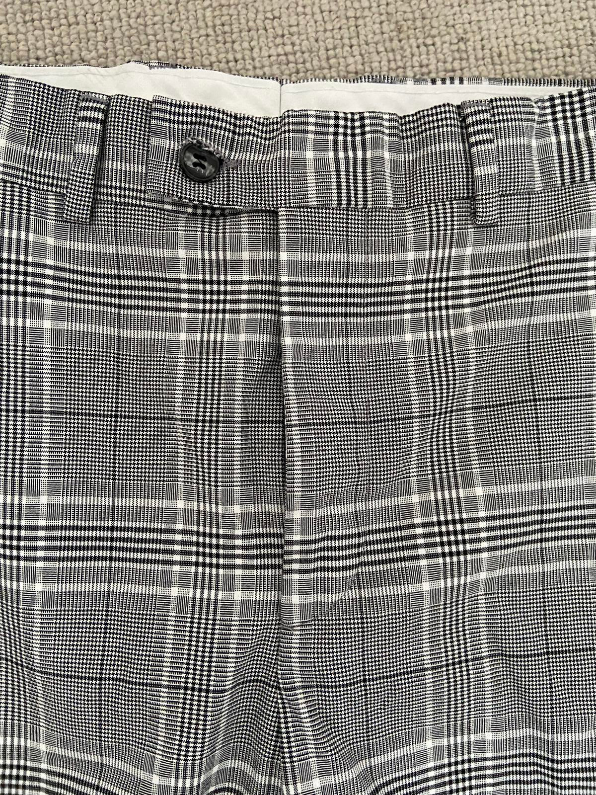 Boohoo Man UK 28 Regular Grey Tartan Trousers with Pockets