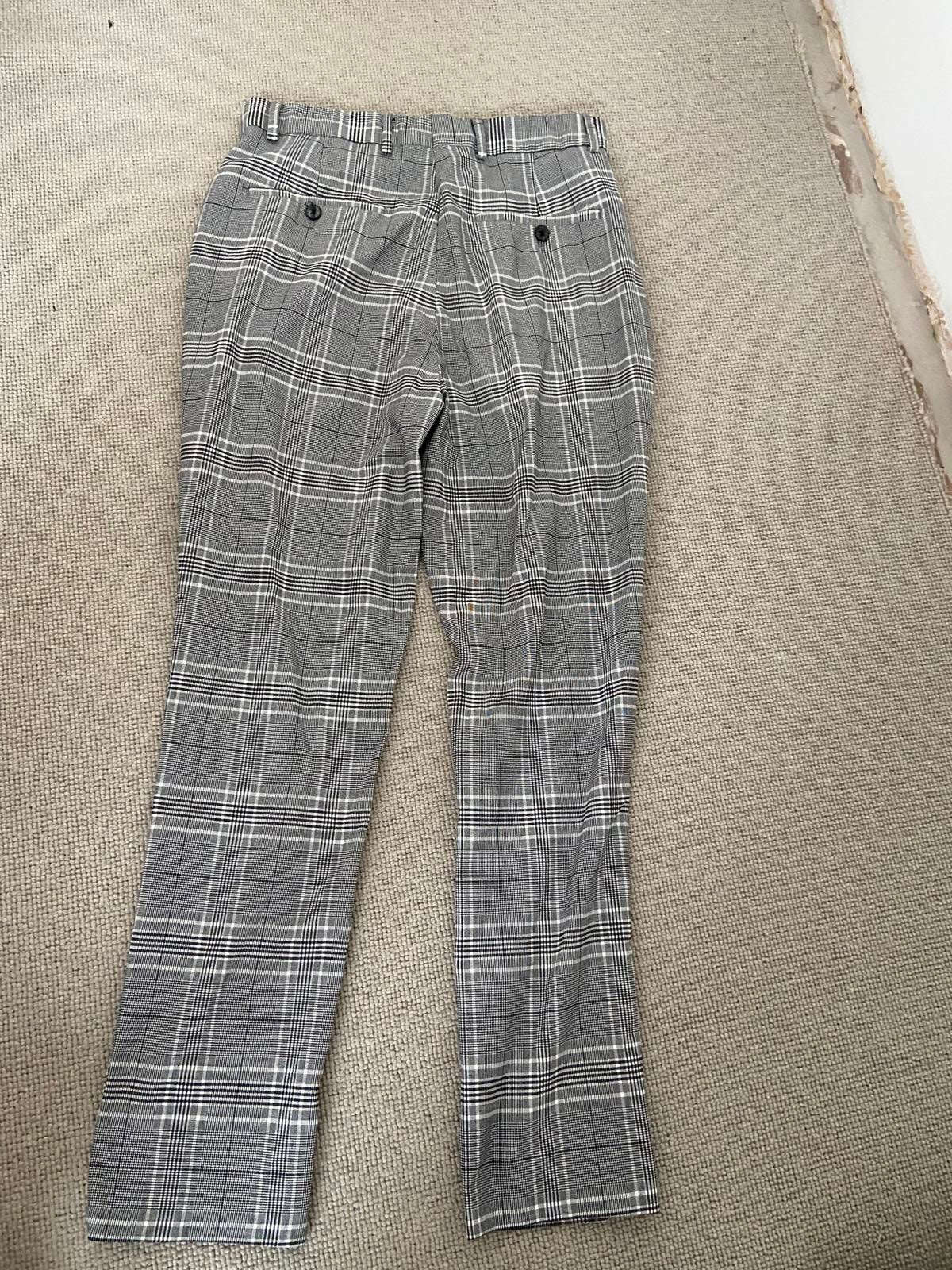 Boohoo Man UK 28 Regular Grey Tartan Trousers with Pockets