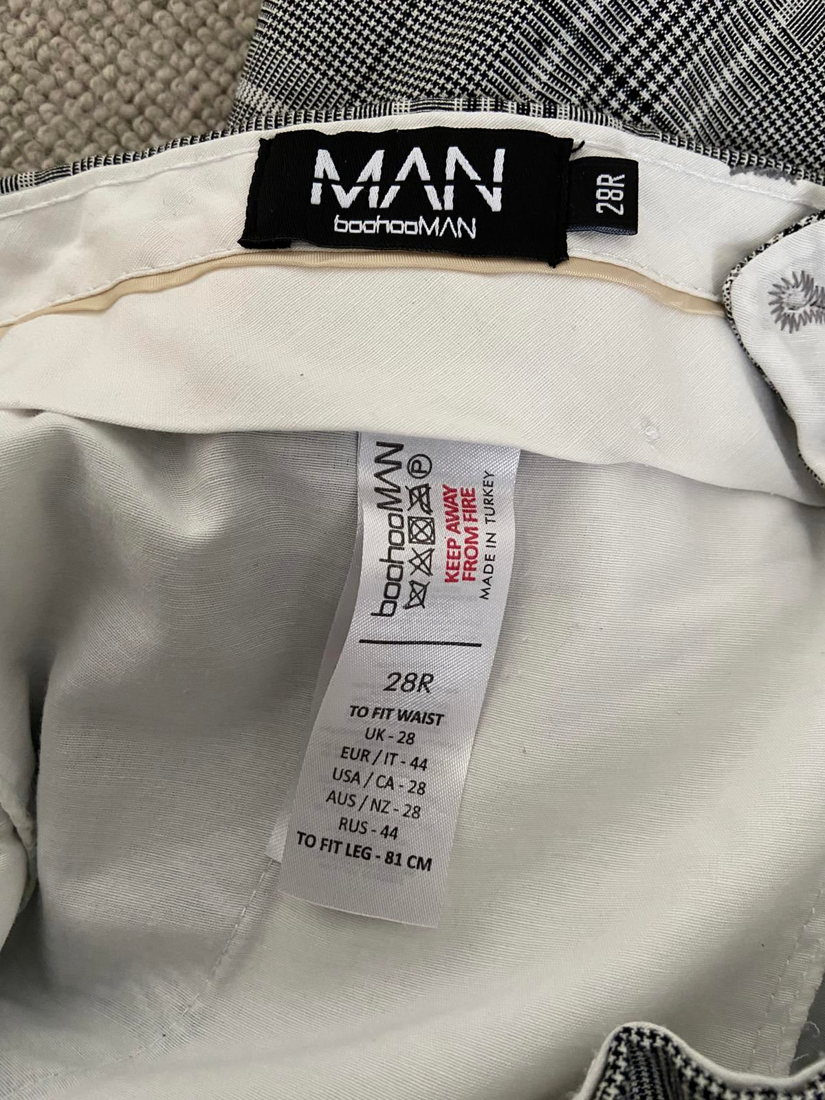 Boohoo Man UK 28 Regular Grey Tartan Trousers with Pockets