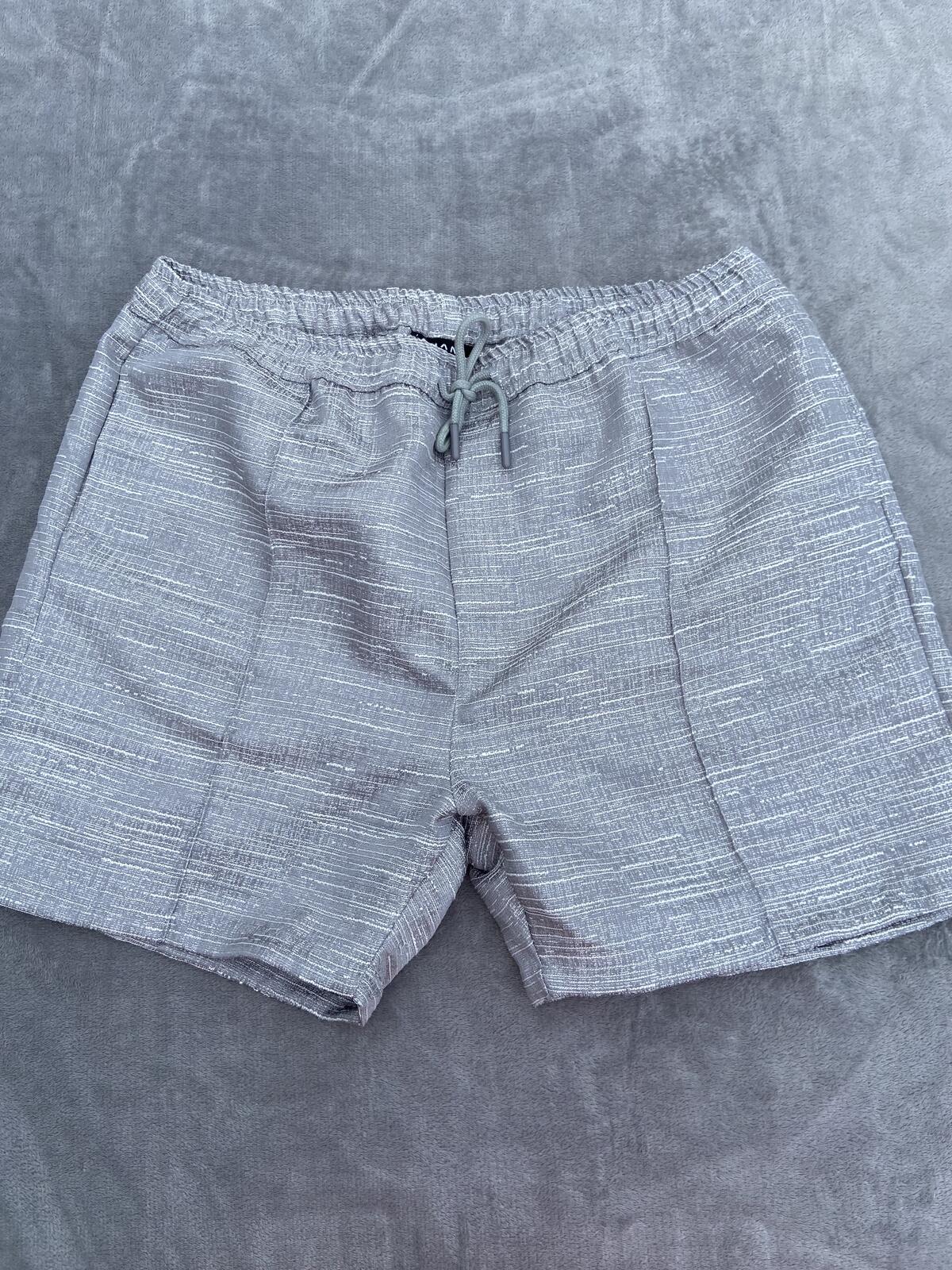BoohooMAN Men's Grey Silver Textured Shorts - Size 2XL
