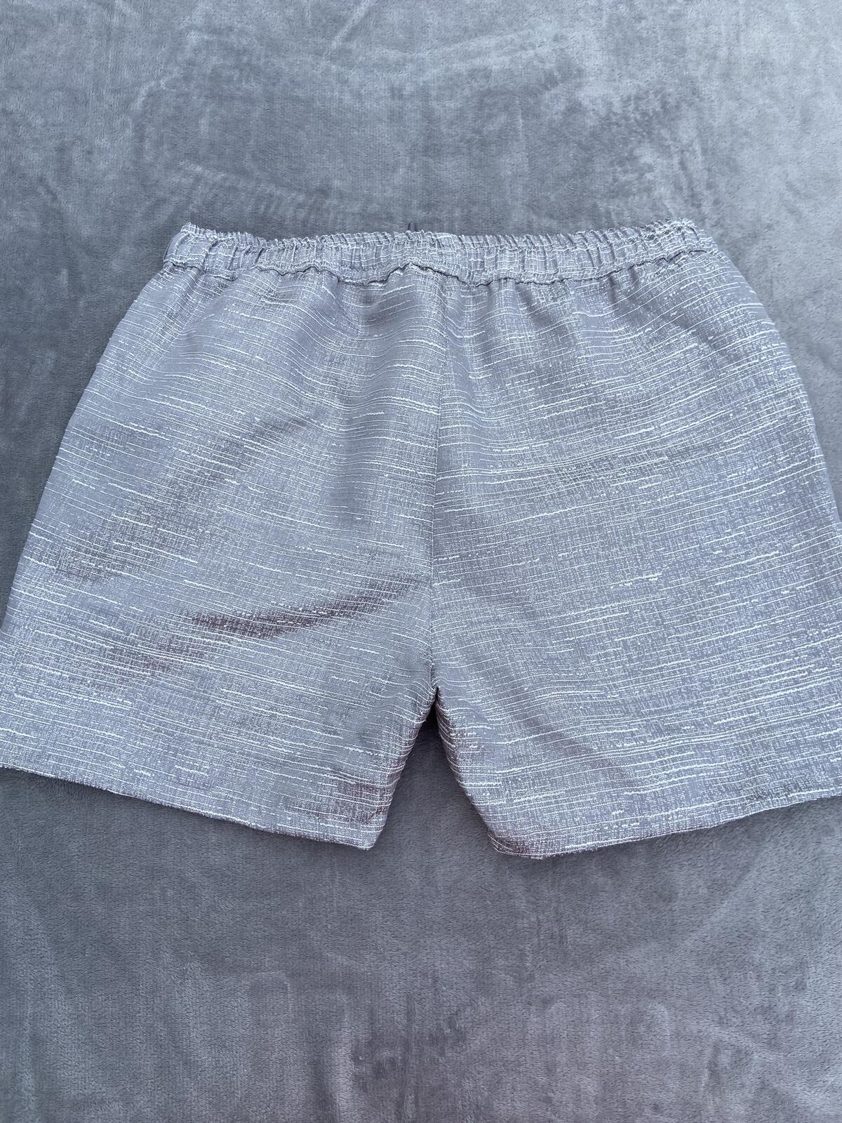 BoohooMAN Men's Grey Silver Textured Shorts - Size 2XL