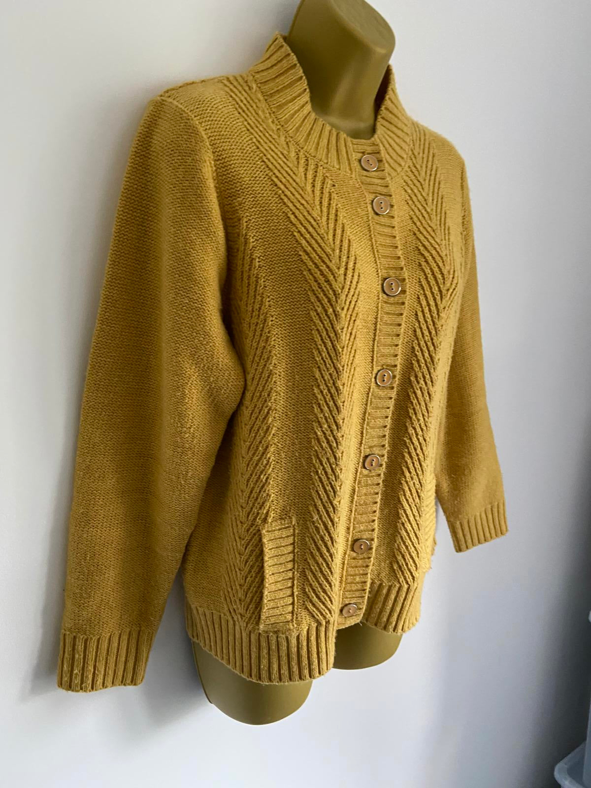 Honor Millburn Size 10-12 Mustard Yellow Chunky Knit Cardigan Pockets Warm