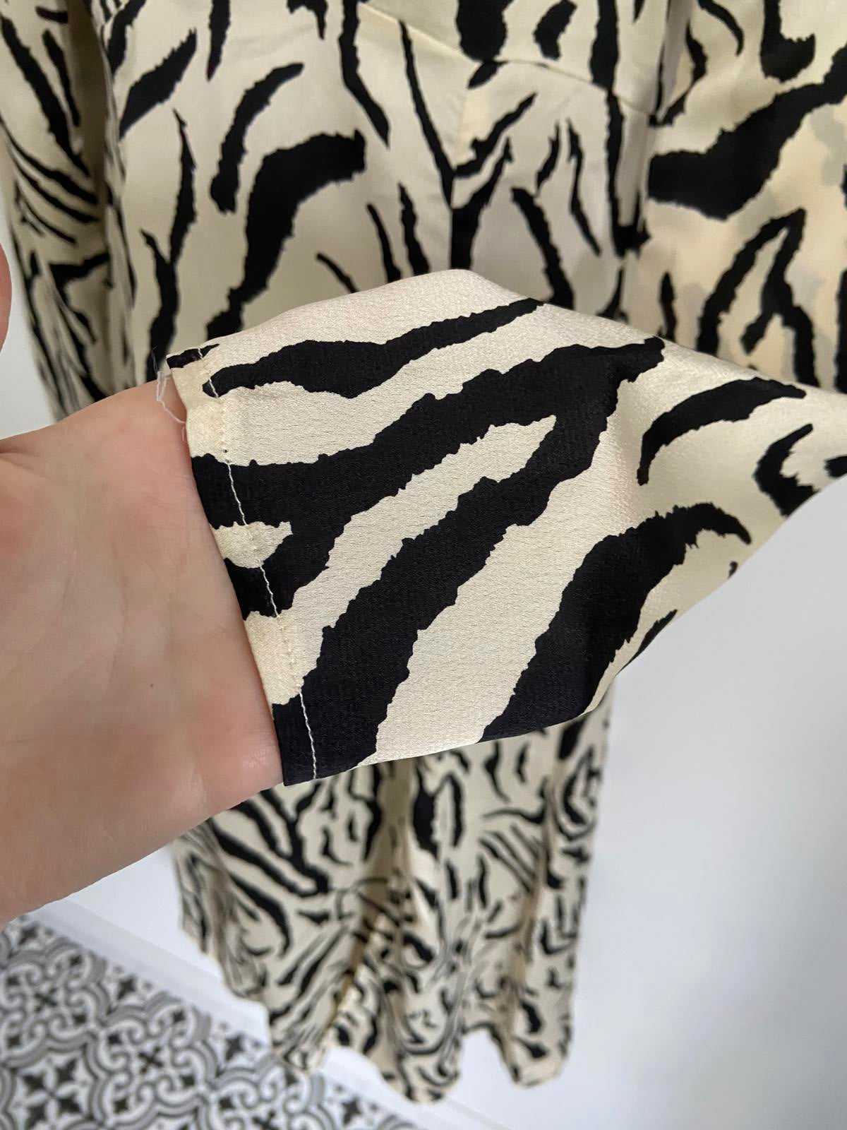 Missguided Size 6 BNWT Cream & Black Zebra Print Open Back Sleeve Midi Dress