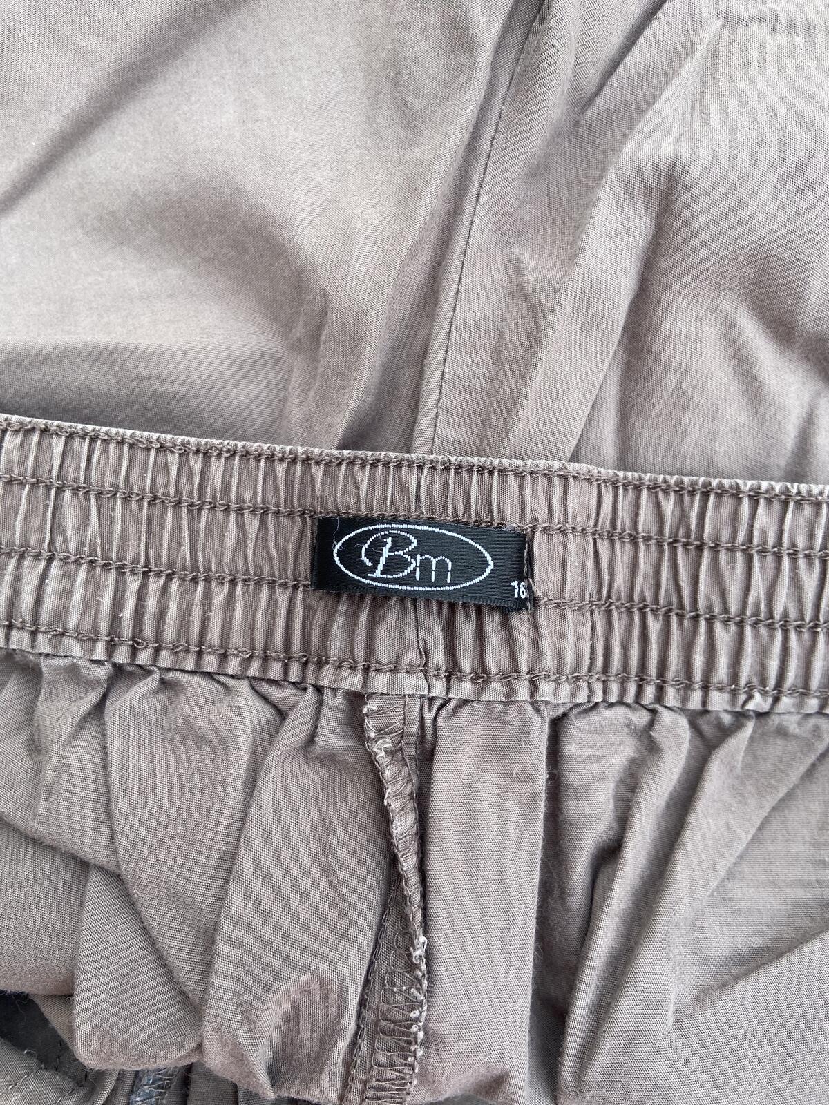 BM Brown 100% Cotton Lightweight Elastic Back Shorts - Size 16