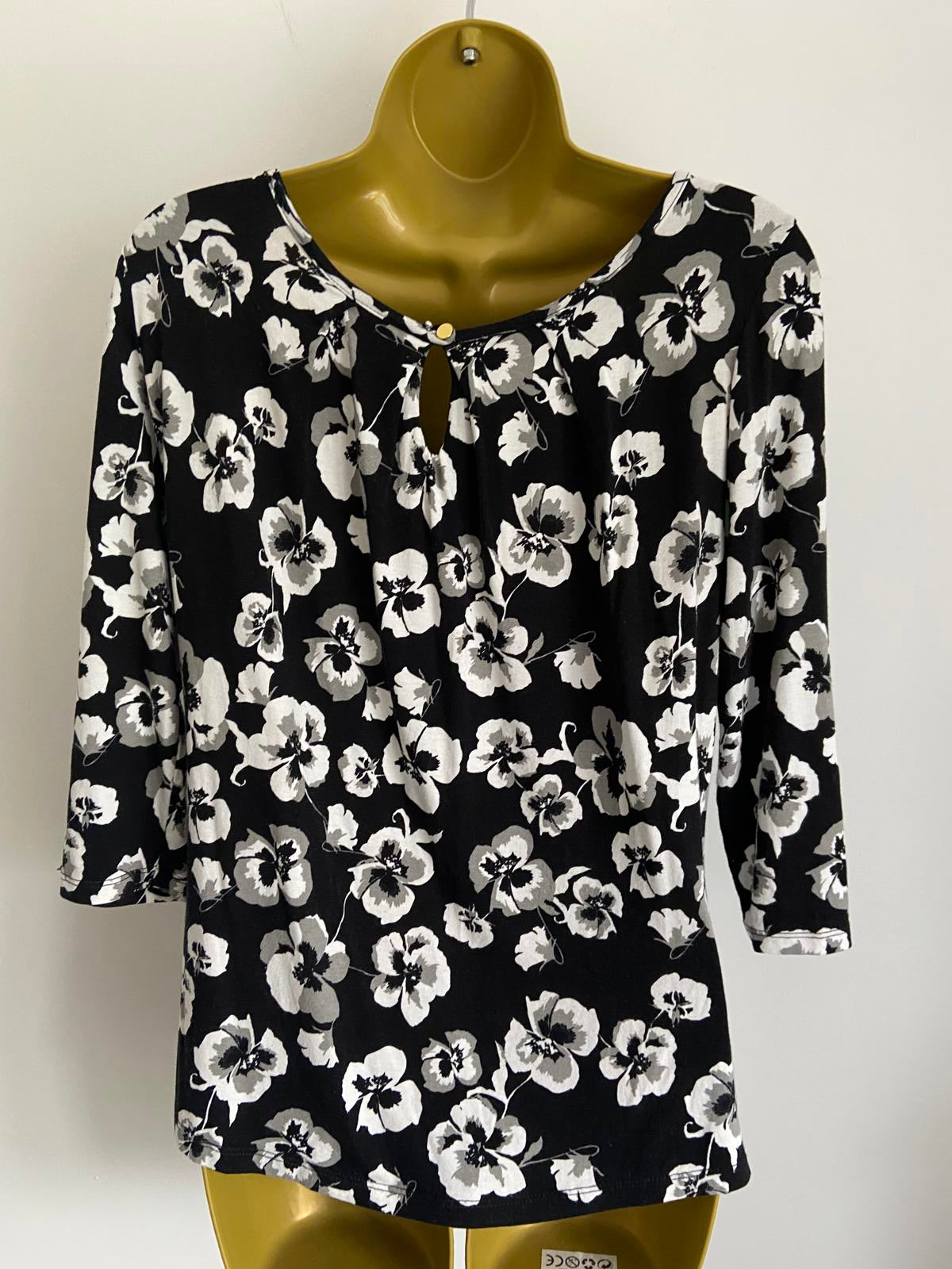 George Size 10 Black & White Pansy Floral Top 3/4 Sleeve Button Back Blouse
