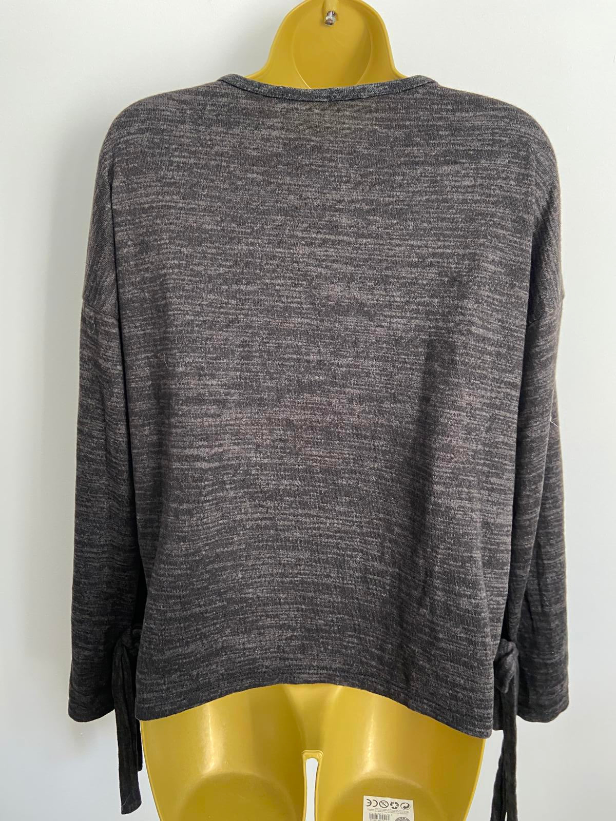 Boohoo Black Tie-Cuff Lightweight Sweater - Size M/L
