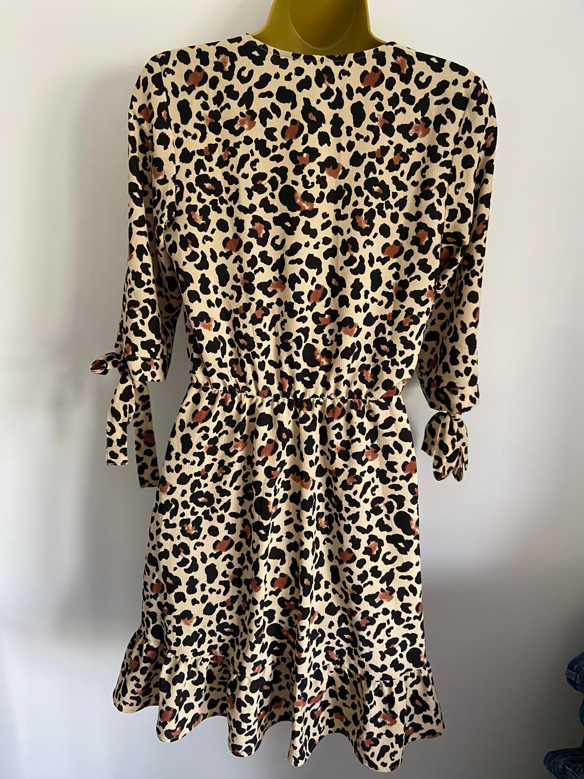 H&M Size 6 Leopard Print Wrap Front Tea Dress Ruffle Hem Ribbon Tie Sleeve