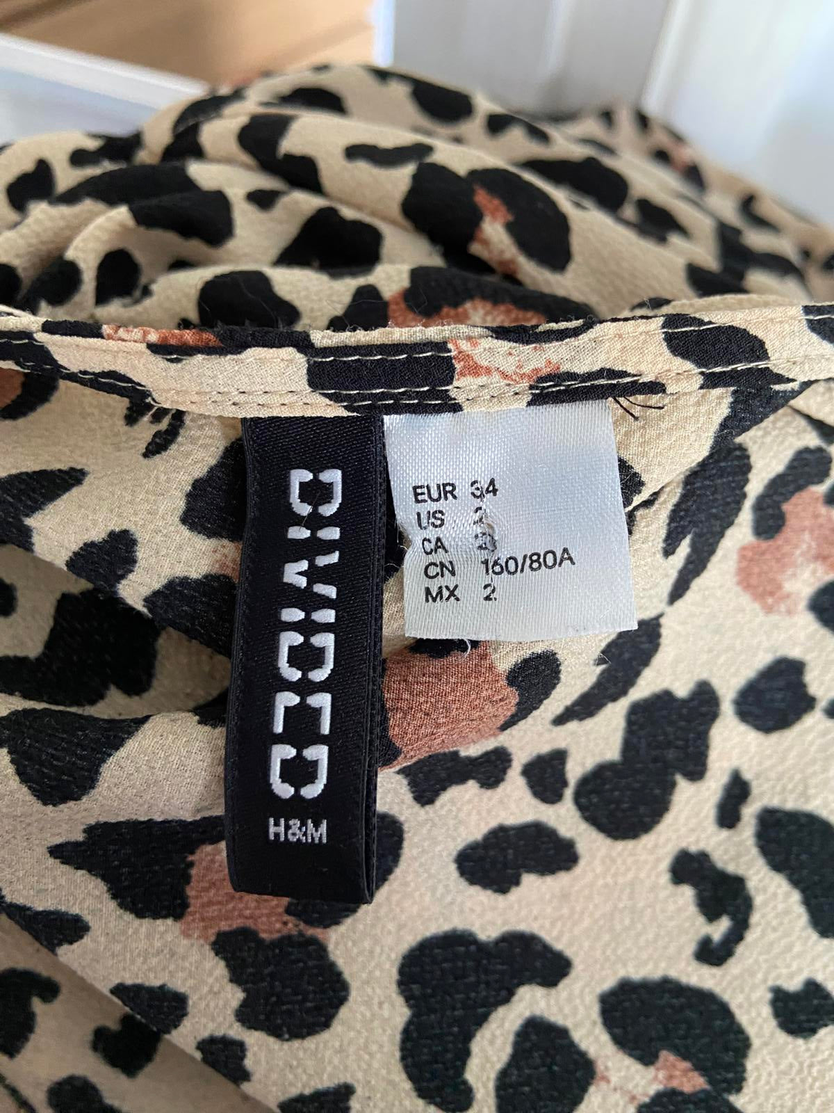 H&M Size 6 Leopard Print Wrap Front Tea Dress Ruffle Hem Ribbon Tie Sleeve