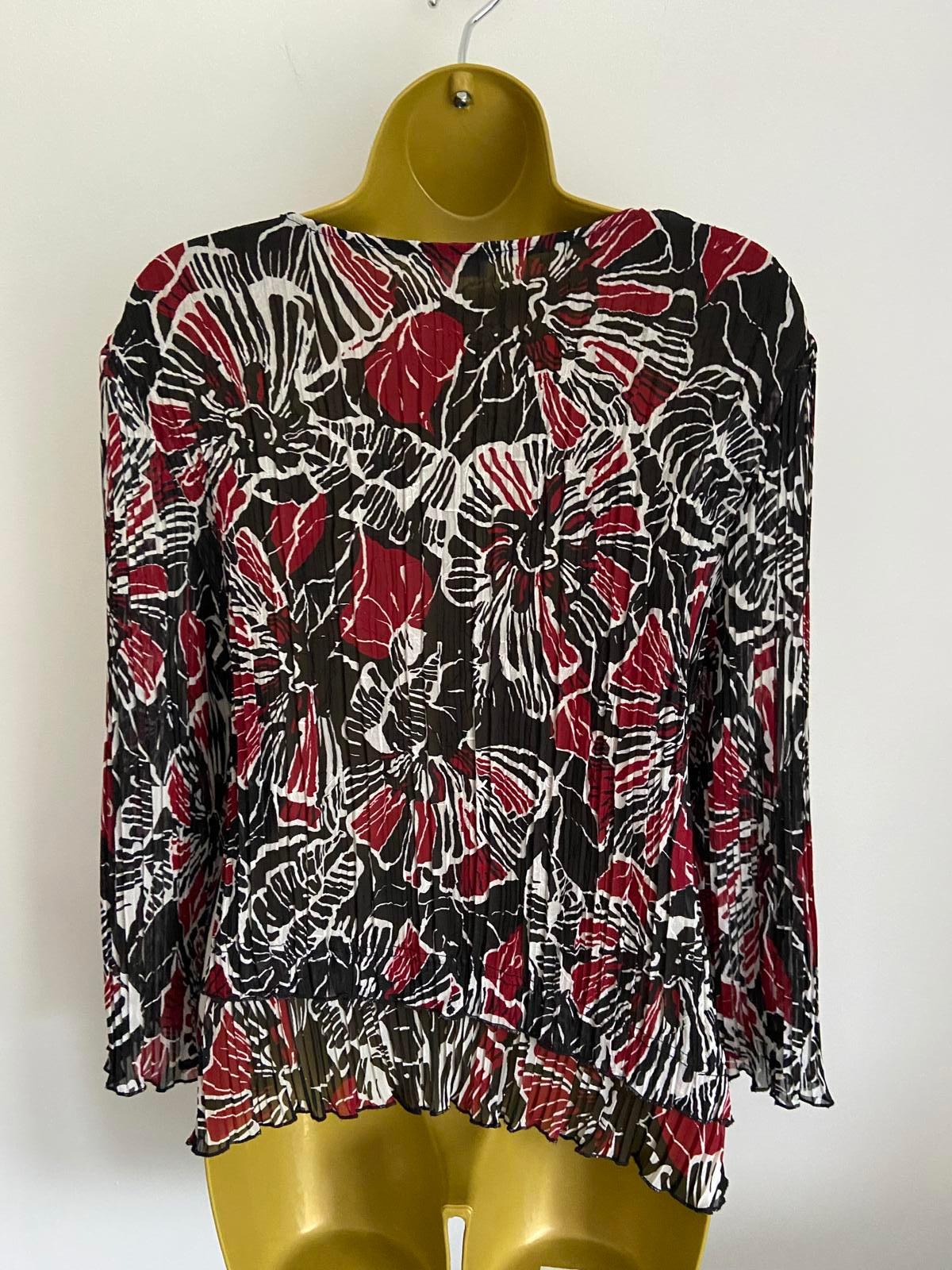CC Size Medium Red White & Black Floral Crinkle Plisse V-Neck Sheer Blouse