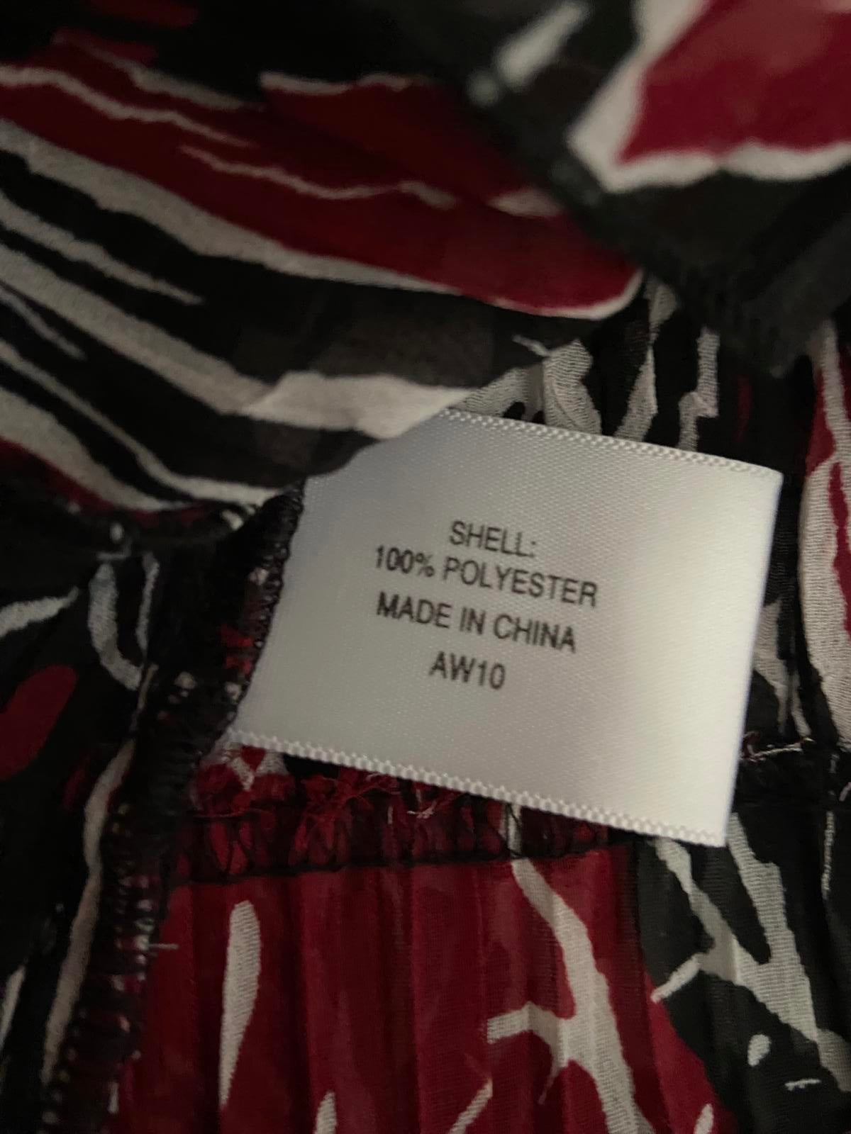 CC Size Medium Red White & Black Floral Crinkle Plisse V-Neck Sheer Blouse