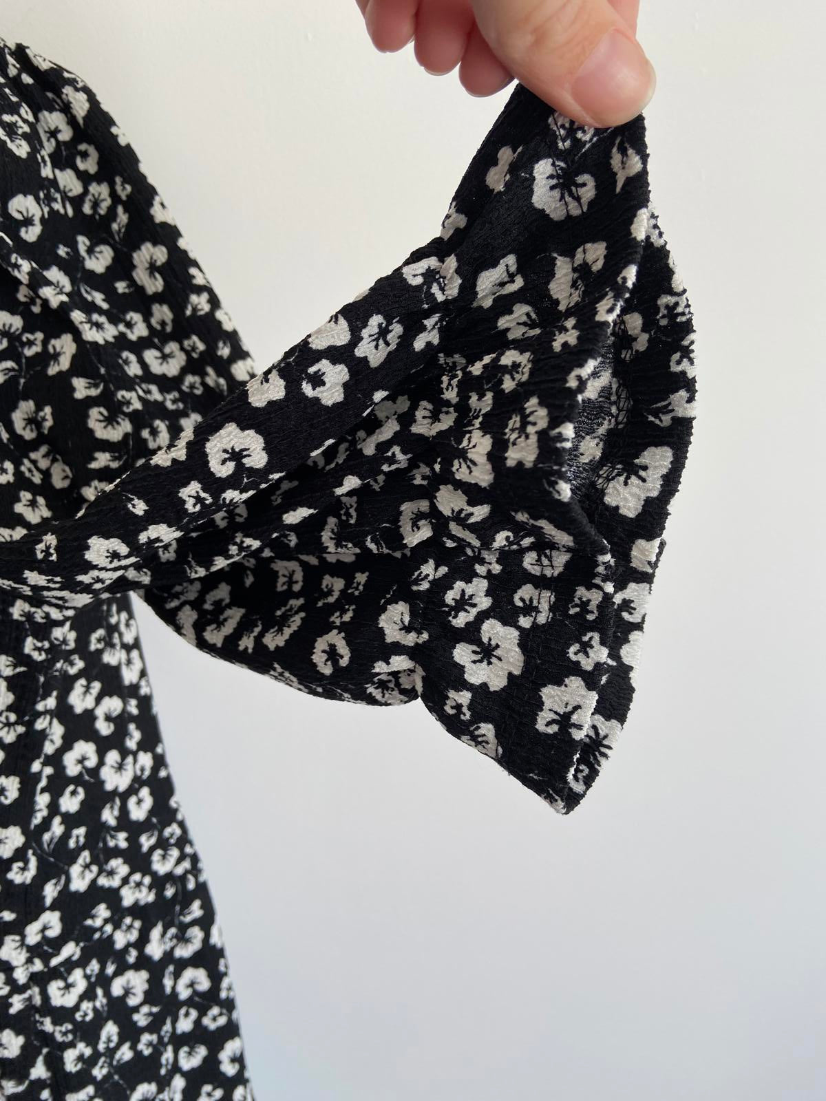 Papaya Size Large Black Floral Blouse