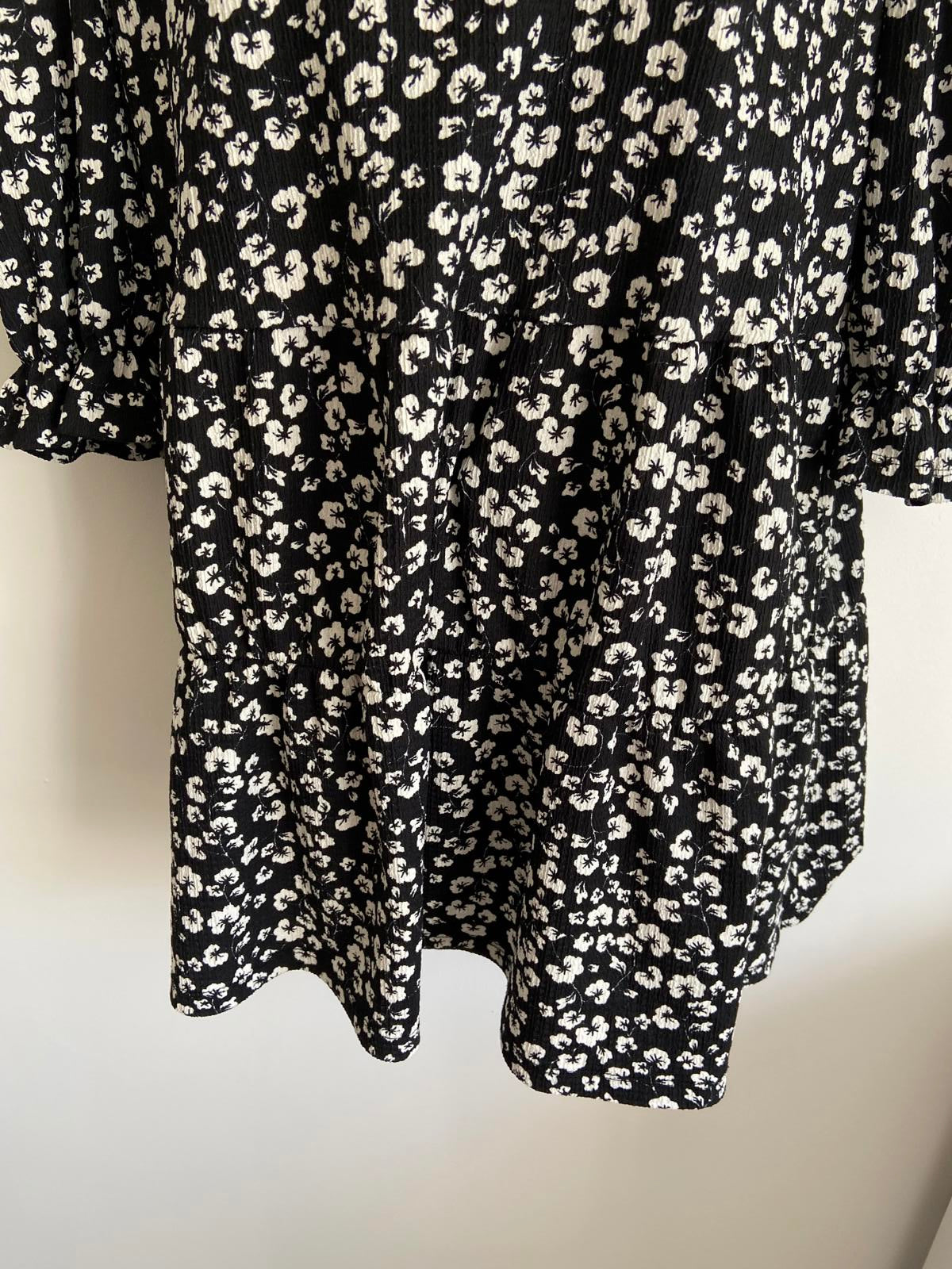 Papaya Size Large Black Floral Blouse
