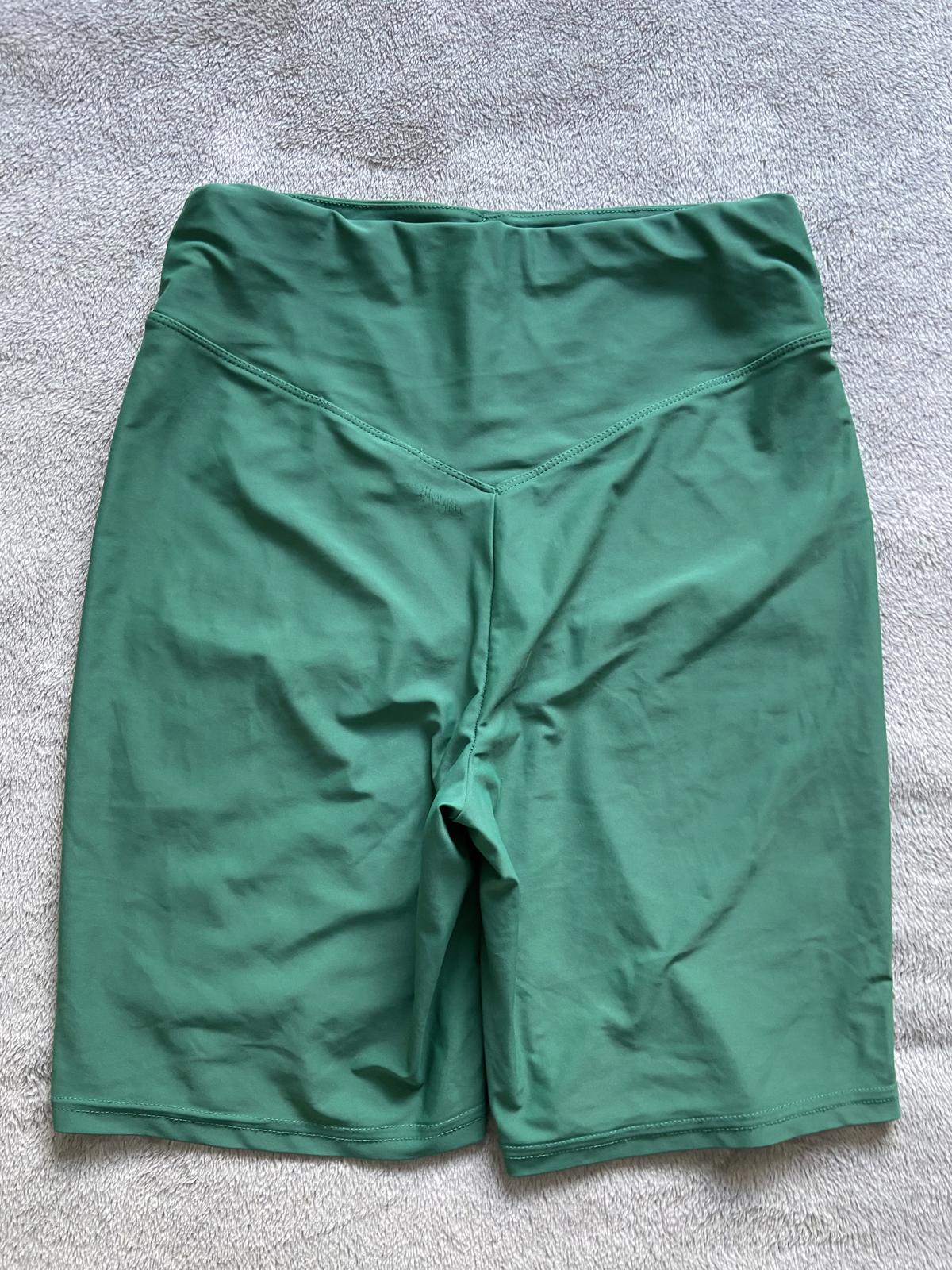 ASOS Size 12 Green Lycra Cycling Shorts Gym Yoga Mid-Thigh Activewear