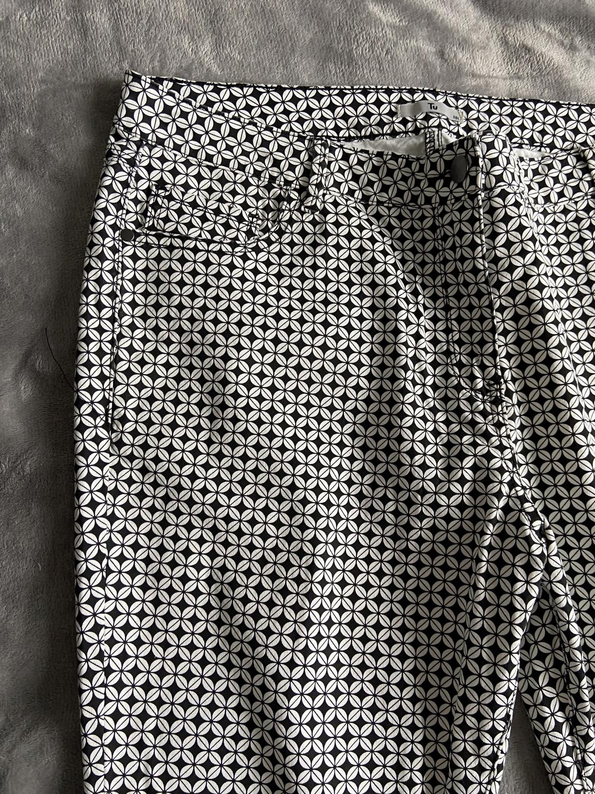 Tu Size 18 Long Black & White Geometric Print Skinny Cotton Stretch Trousers
