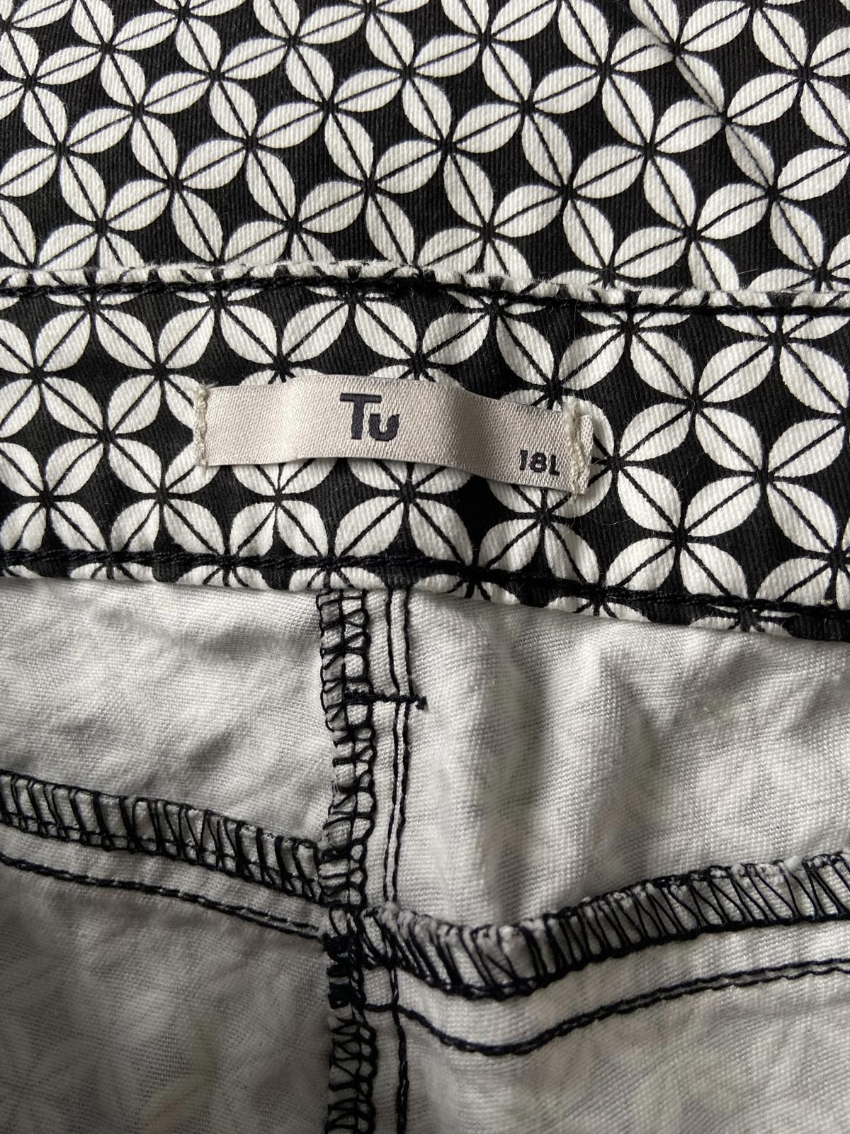 Tu Size 18 Long Black & White Geometric Print Skinny Cotton Stretch Trousers