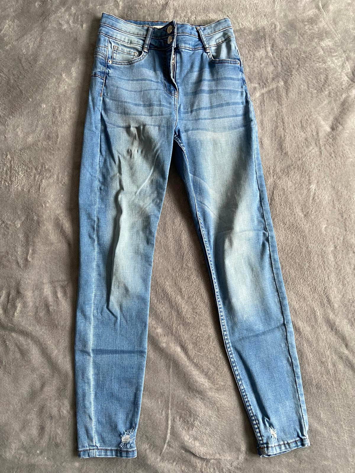 Papaya Size 8 Blue Distressed Skinny Jeans Frayed Ankle Detail 27.5" Leg