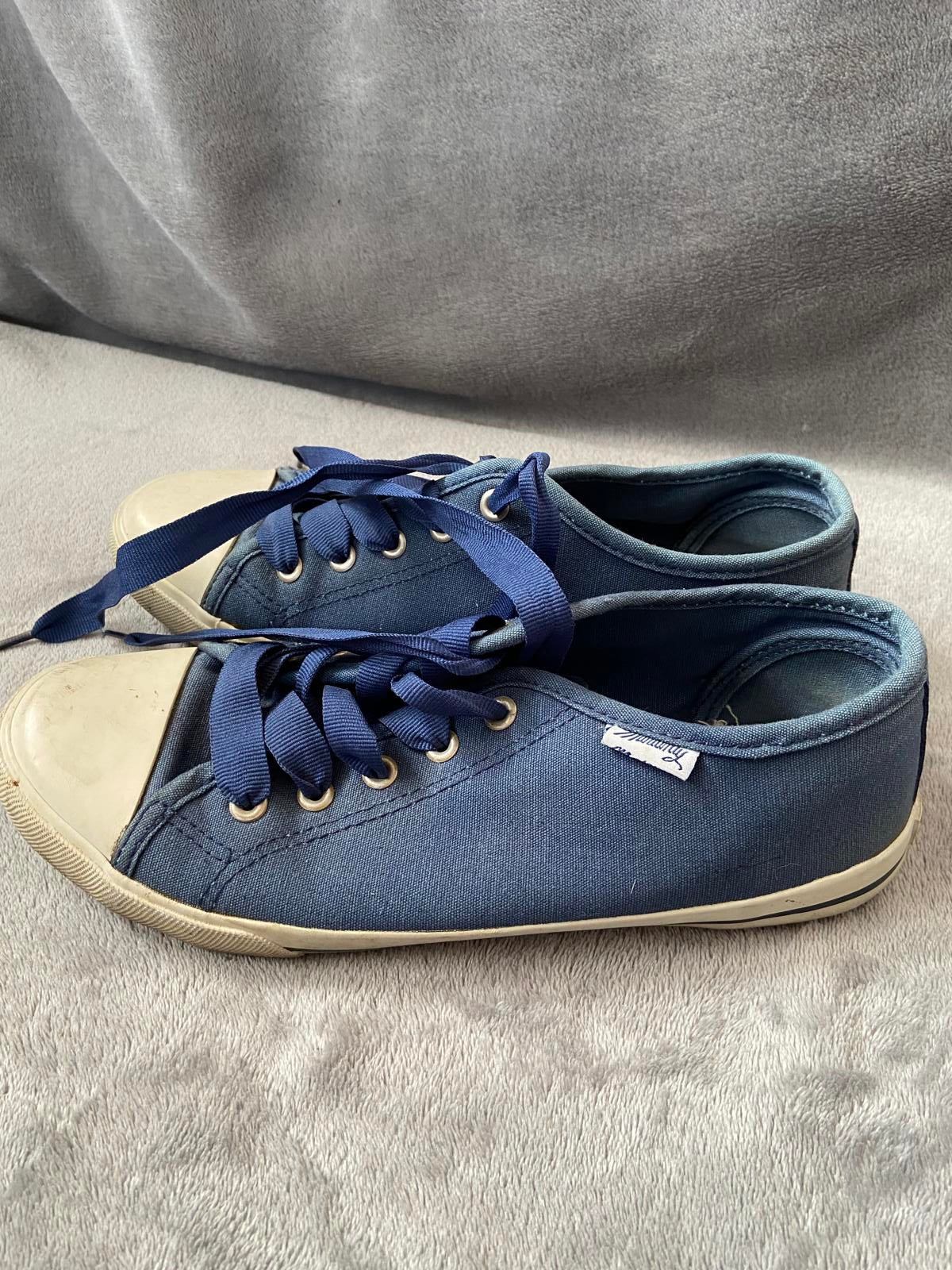 Mantaray Men’s Size 8 Navy Blue Canvas Lace Up Trainers Flat Plimsoll Shoes