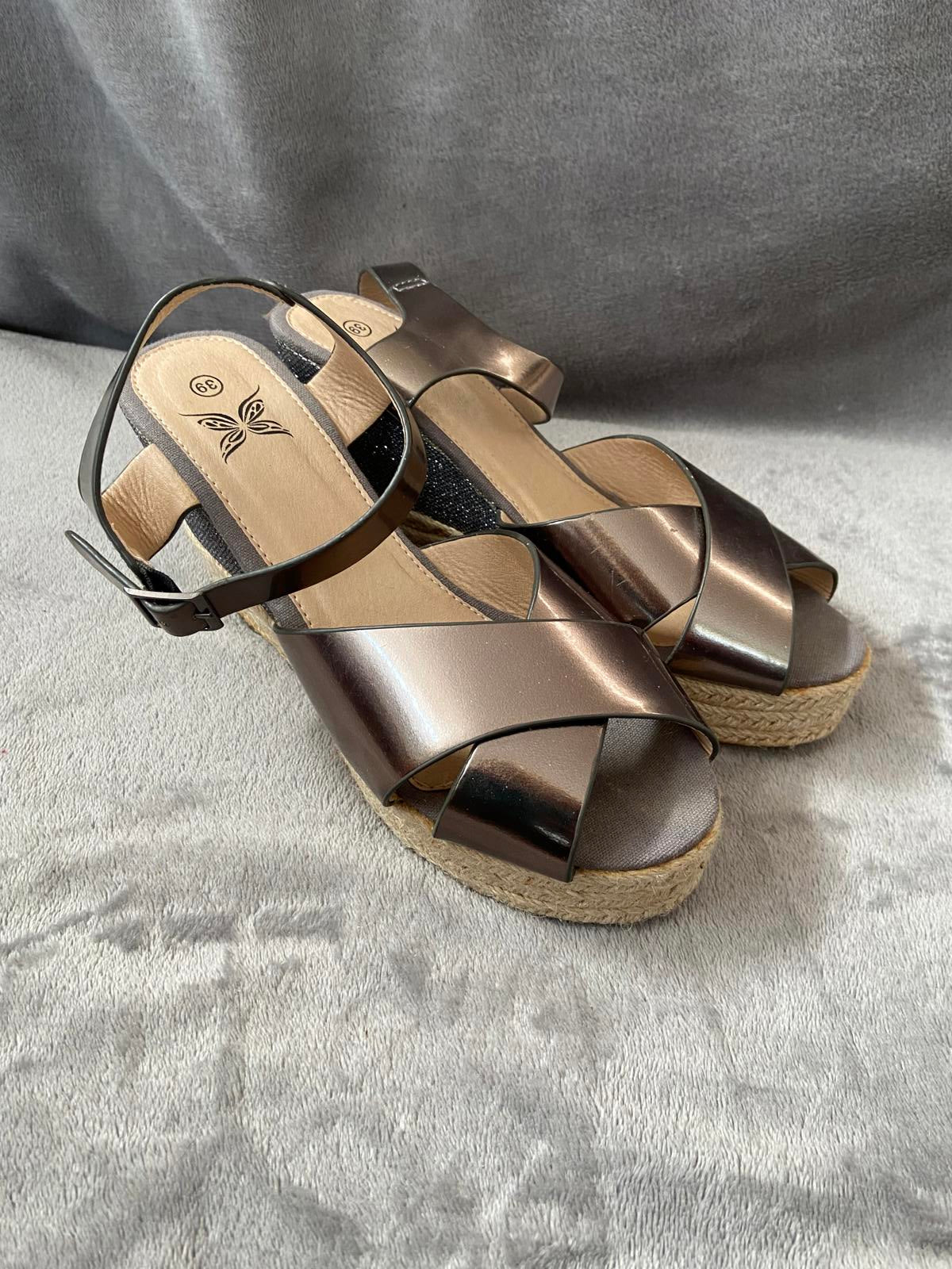 Silver Metallic & Glitter Wedge Sandals Size 6 EU 39 Cross Strap Espadrille