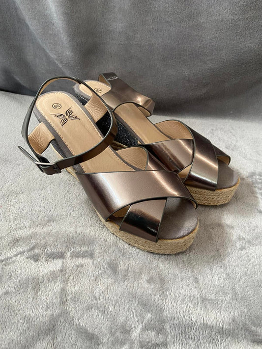 Silver Metallic & Glitter Wedge Sandals Size 6 EU 39 Cross Strap Espadrille