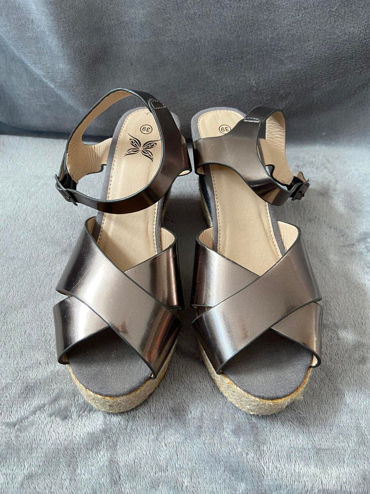 Silver Metallic & Glitter Wedge Sandals Size 6 EU 39 Cross Strap Espadrille