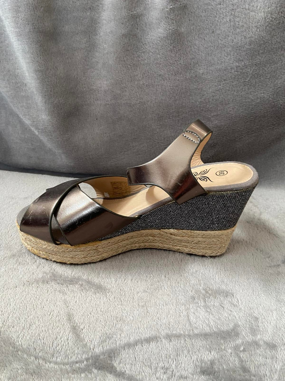 Silver Metallic & Glitter Wedge Sandals Size 6 EU 39 Cross Strap Espadrille