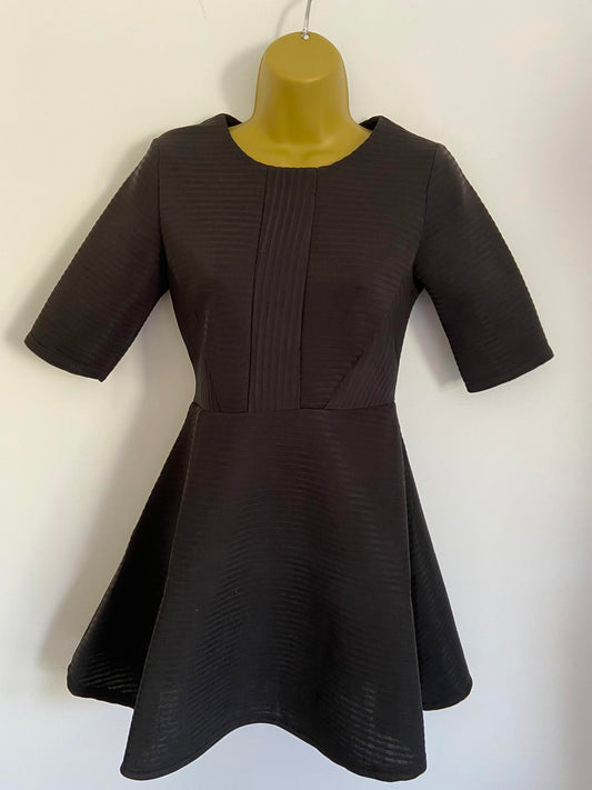 Black Ribbed Textured Fit & Flare Skater Dress Size Small Short Sleeve Back Zip