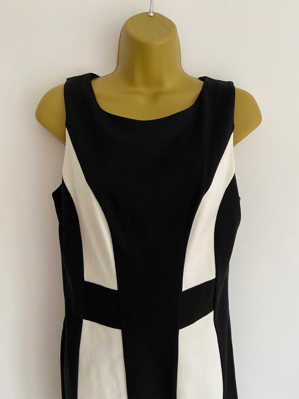 Wallis Size 12 Black & White Sleeveless Dress